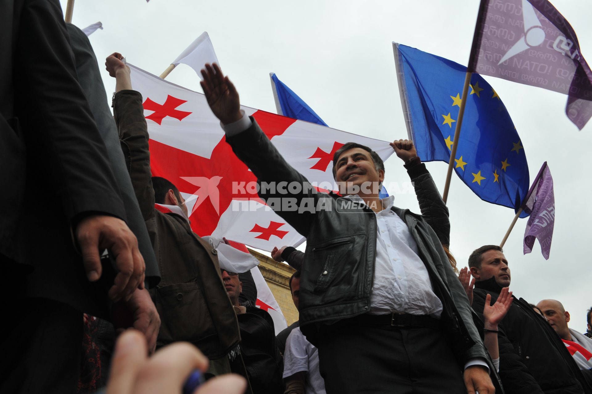 Проспект Руставели. Митинг сторонников партии `Единое национальное движение` (ЕНД) . На сгимке: президент Грузии Михаил Саакашвили.