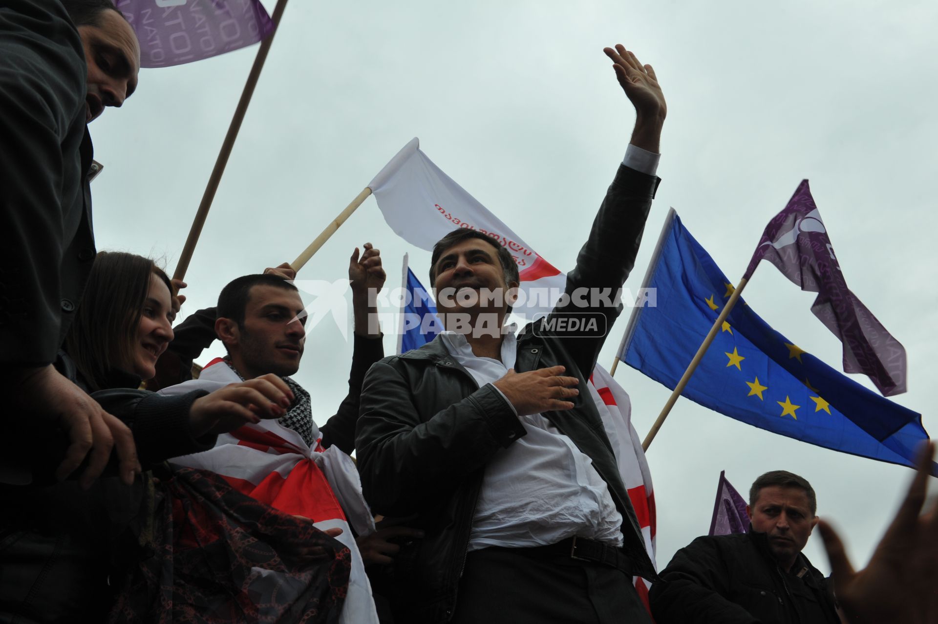 Проспект Руставели. Митинг сторонников партии `Единое национальное движение` (ЕНД) . На сгимке: президент Грузии Михаил Саакашвили.