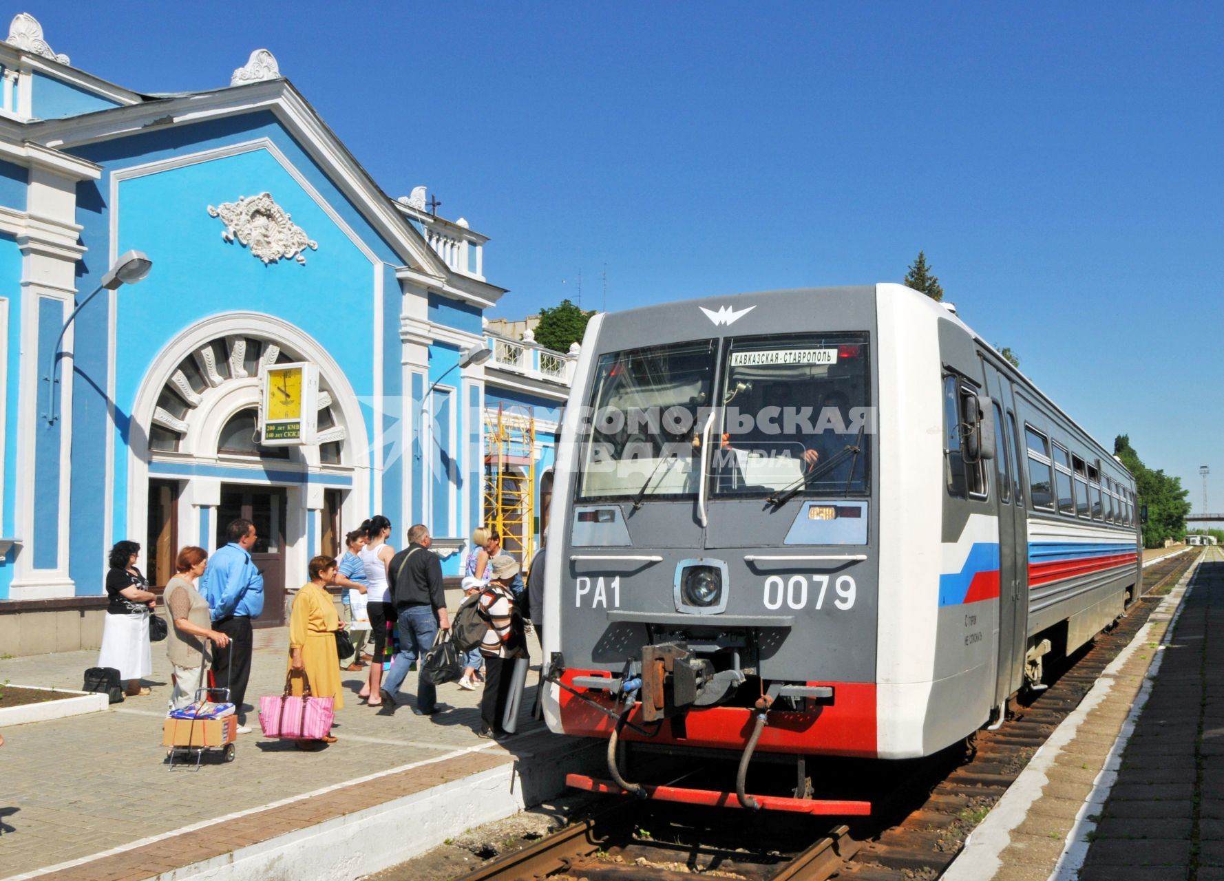 Прибытие поезда на ставропольский вокзал.