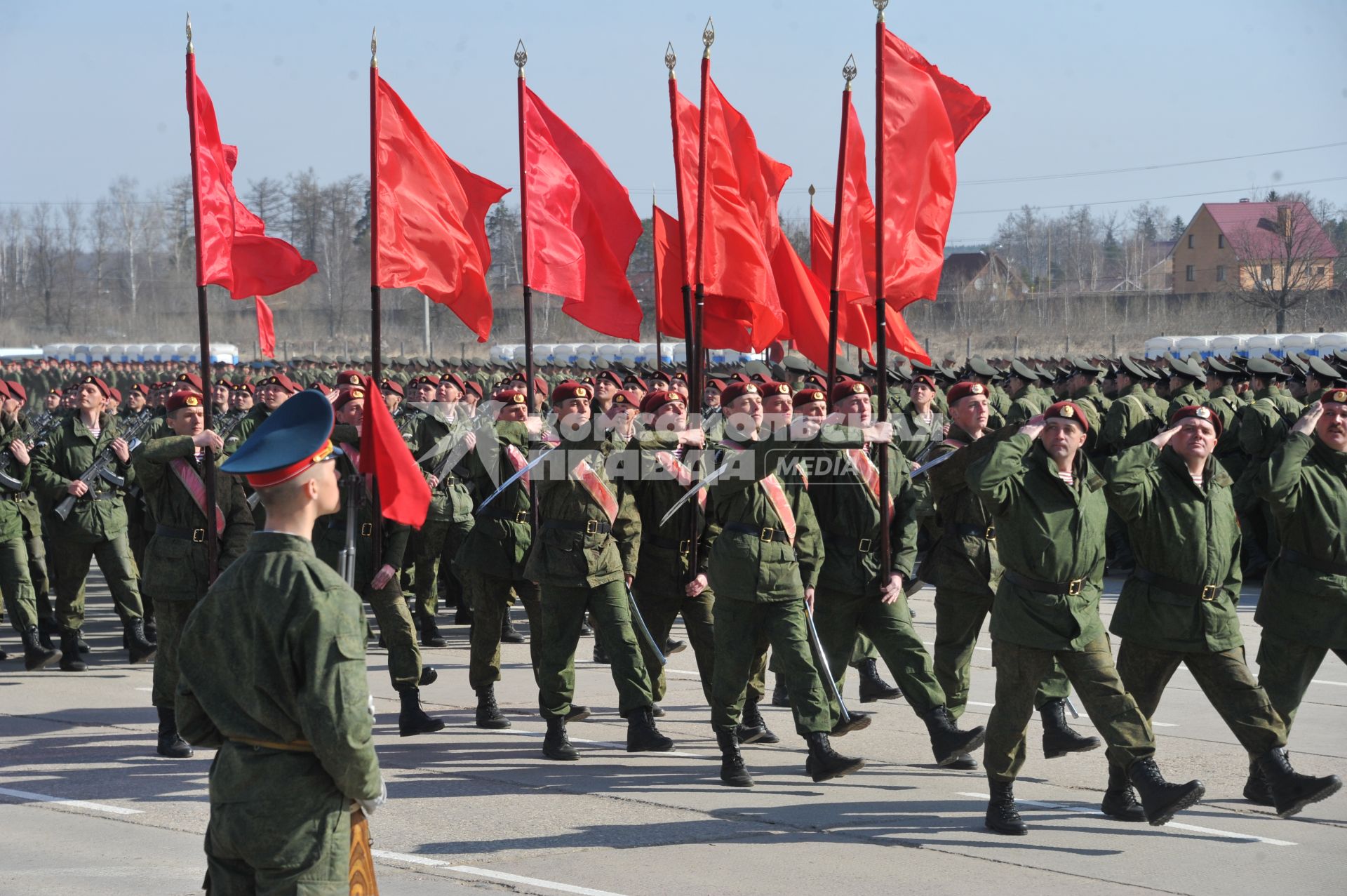 Полигон Алабино. Репетиция парада Победы. На снимке: знаменная группа.