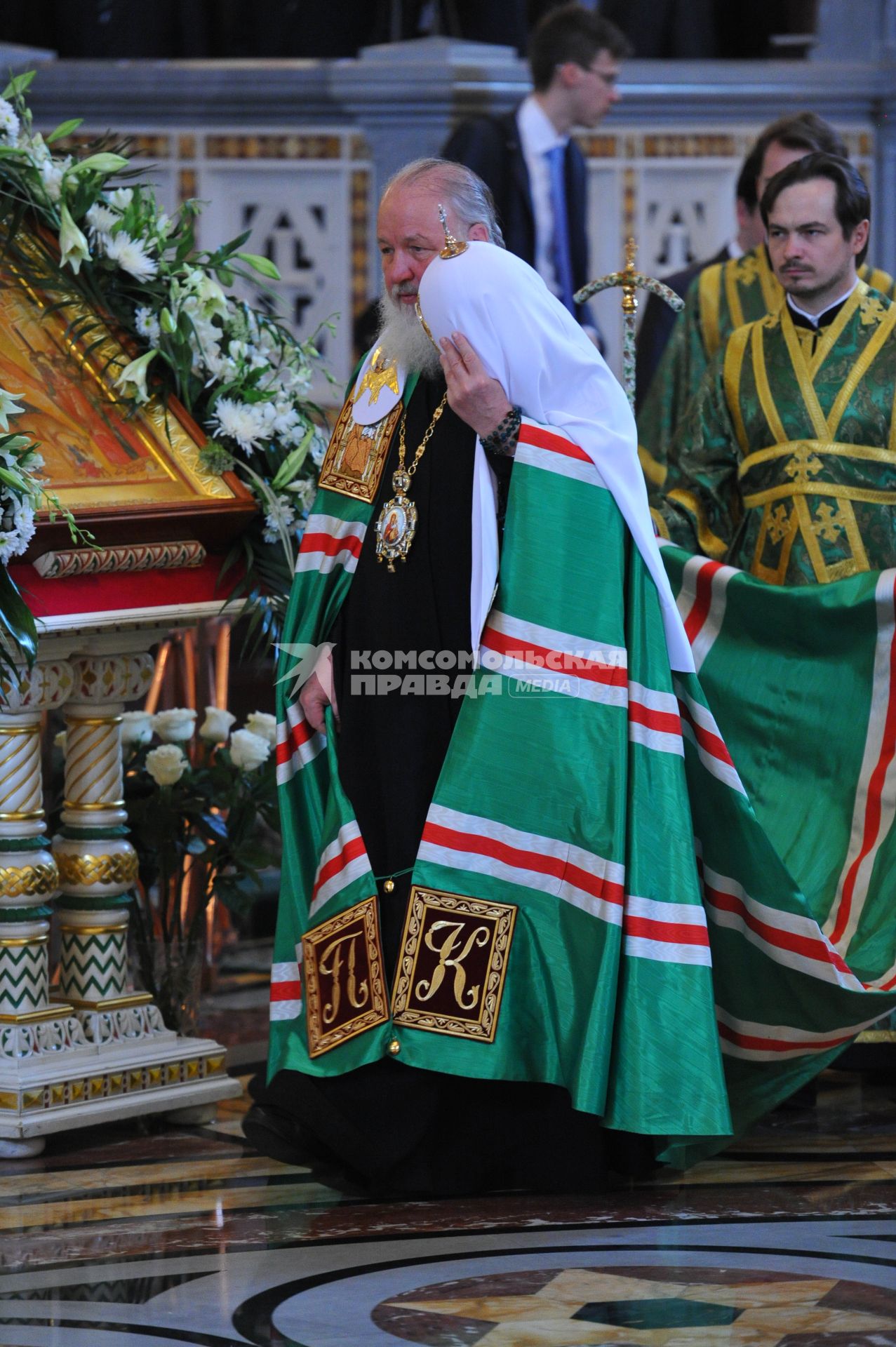 Храм Христа Спасителя. Вербное воскресенье. На снимке: патриарх Московский и всея Руси Кирилл во время литургии.