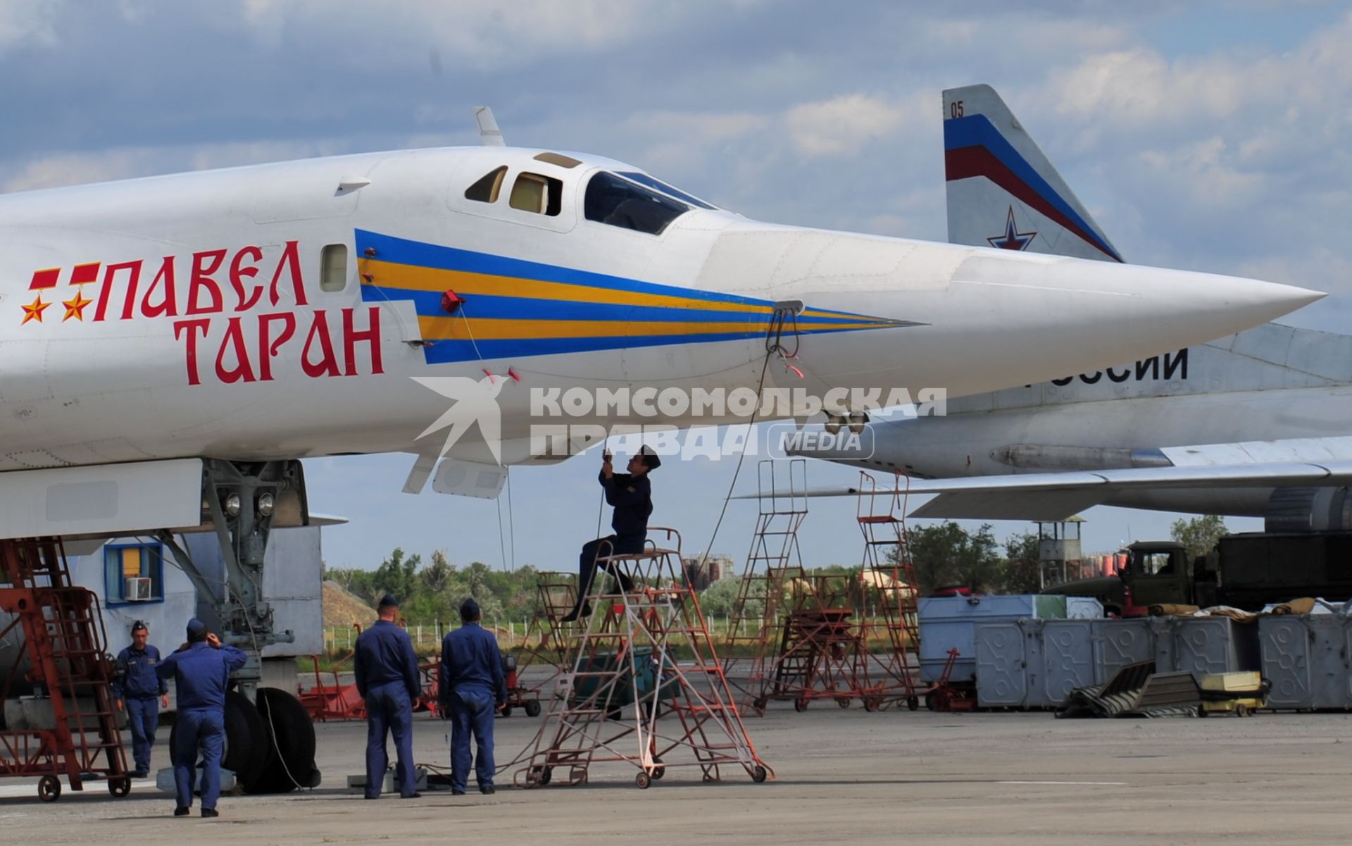 Авиабаза `Энгельс`. Наземное техническое обслуживание самолетов.