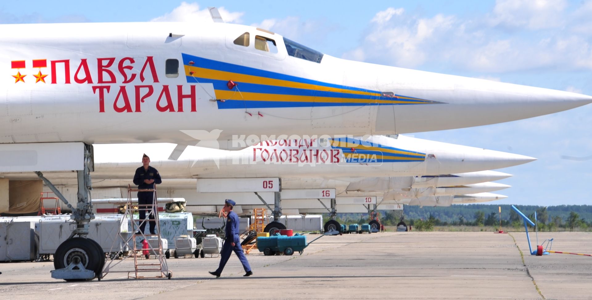 Авиабаза `Энгельс`. Наземное техническое обслуживание самолетов.