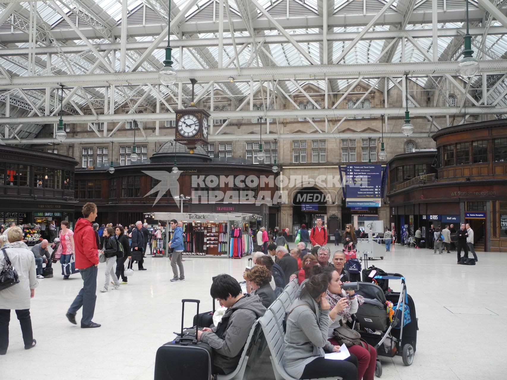 Железнодорожный вокзал `Глазго Сентрал` (The Glasgow Central Railway Station).