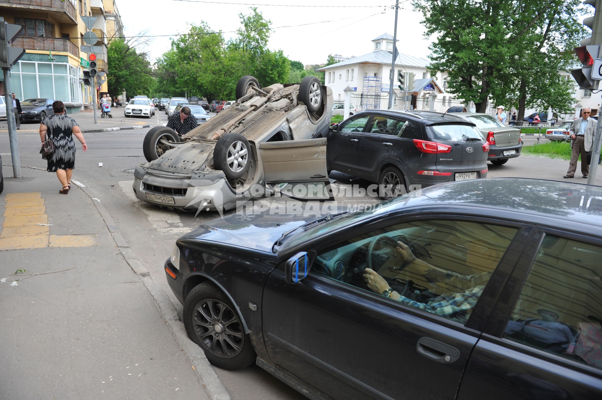 ДТП. Угол Красноармейской и Семенова ул..