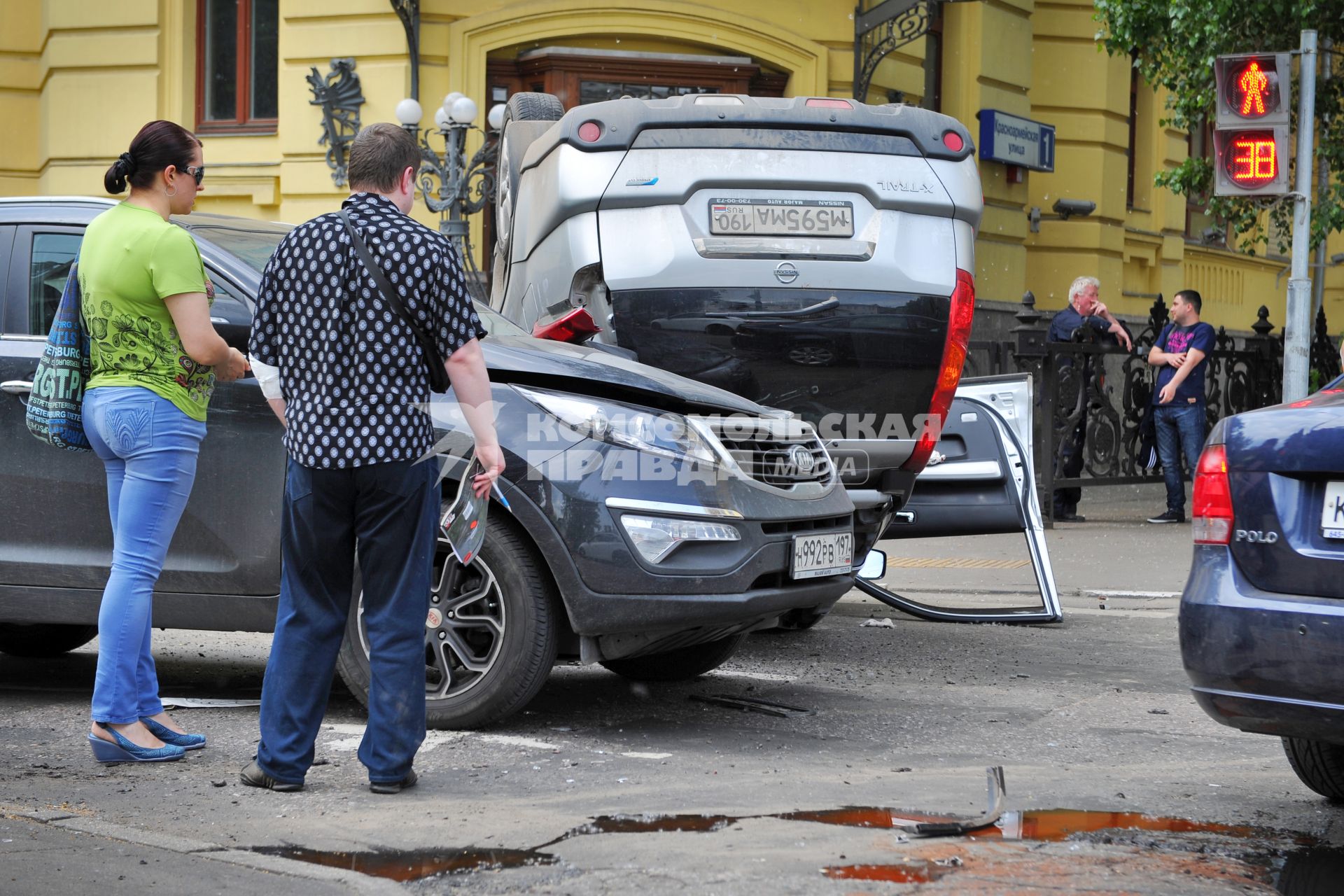 ДТП. Угол Красноармейской и Семенова ул..