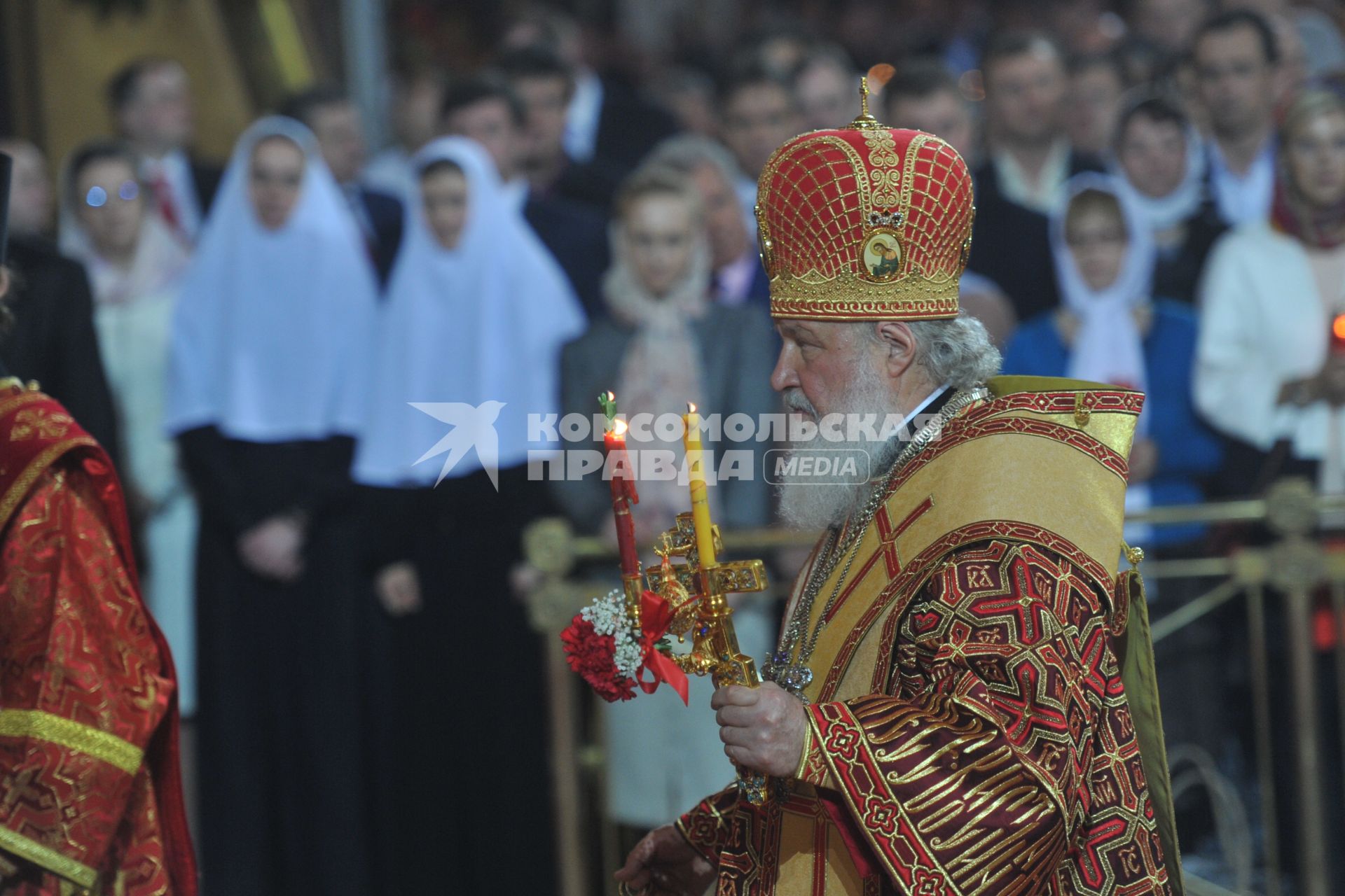 Храм Христа Спасителя. Пасхальное богослужение. На снимке: патриарх Московский и всея Руси Кирилл