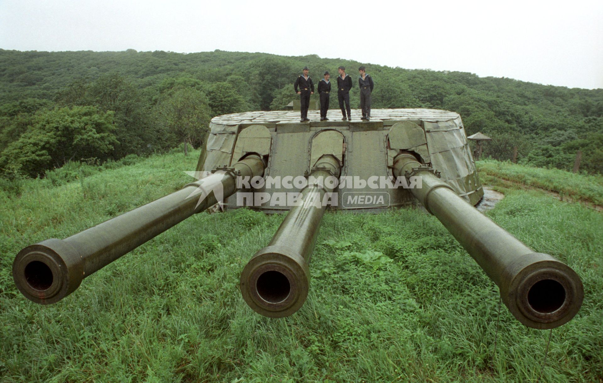 Остров Русский. Филиал Военно-исторического музея Тихоокеанского флота ВМФ России `Ворошиловская батарея`.