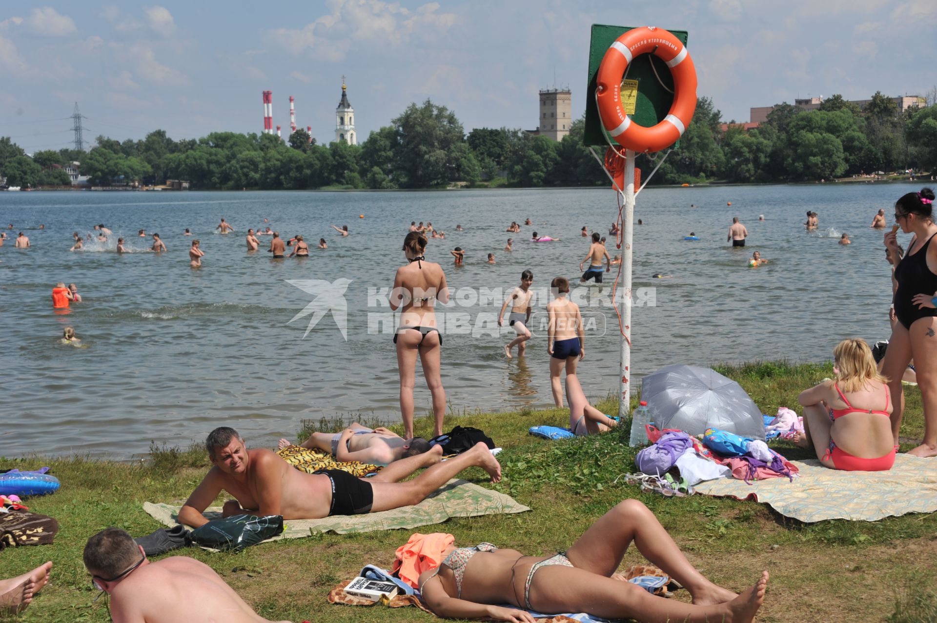 Старое Косино. Городской пляж на берегу Белого озера.