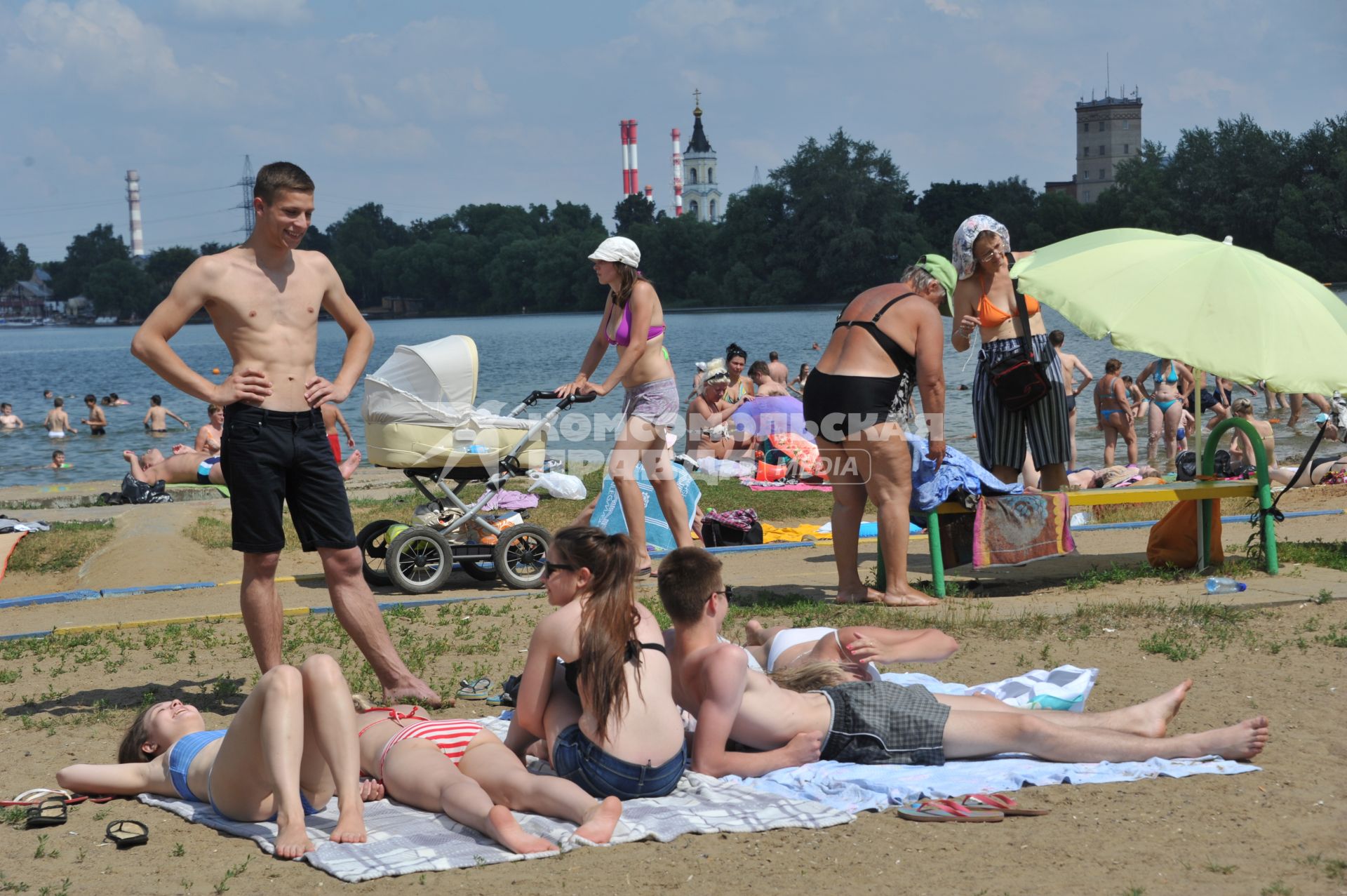 Старое Косино. Городской пляж на берегу Белого озера.