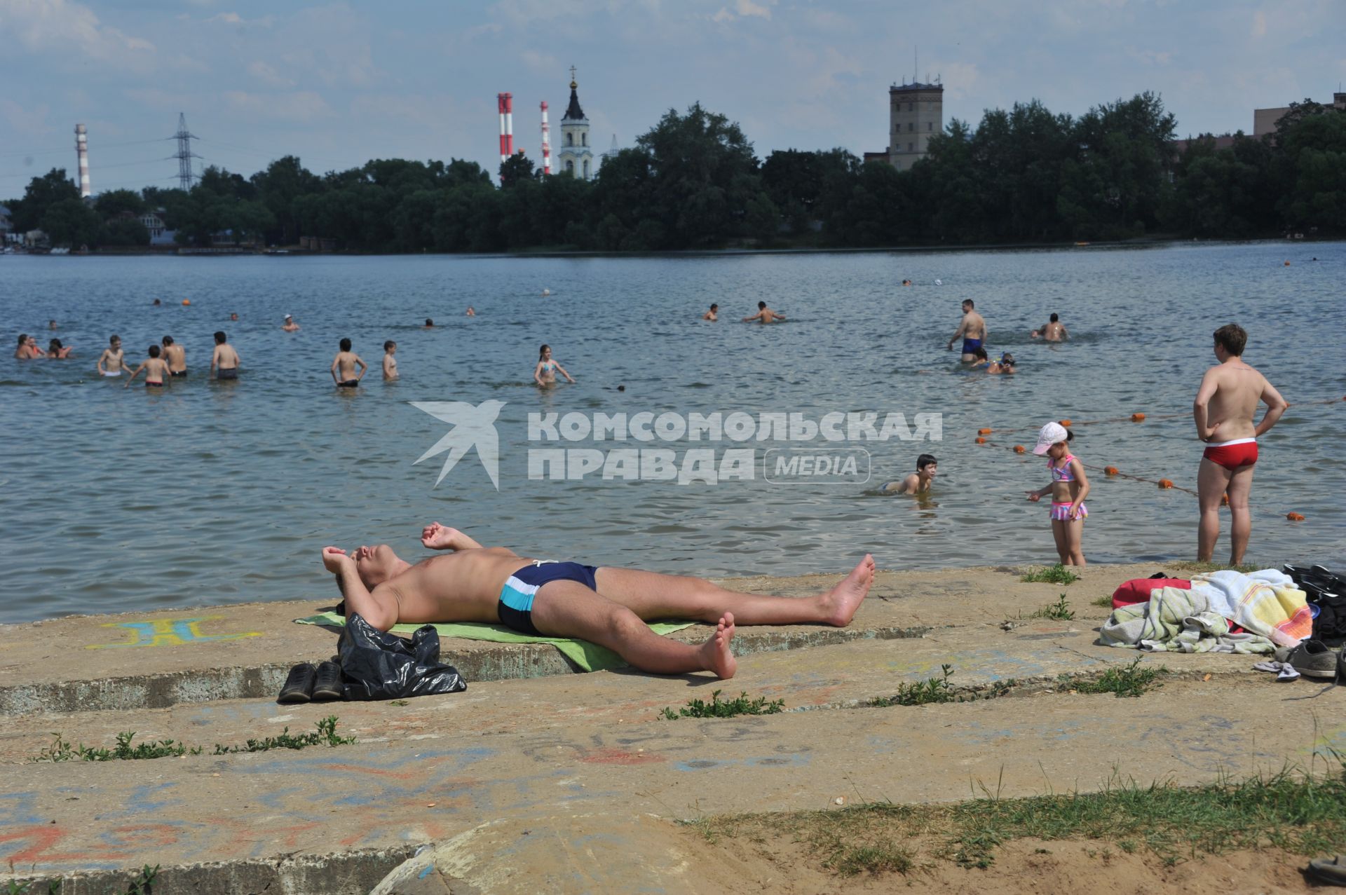 Старое Косино. Городской пляж на берегу Белого озера.