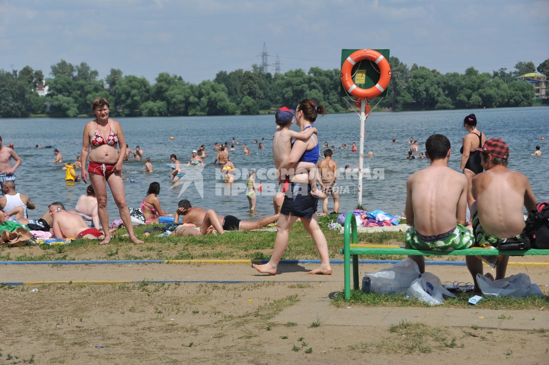 Старое Косино. Городской пляж на берегу Белого озера.