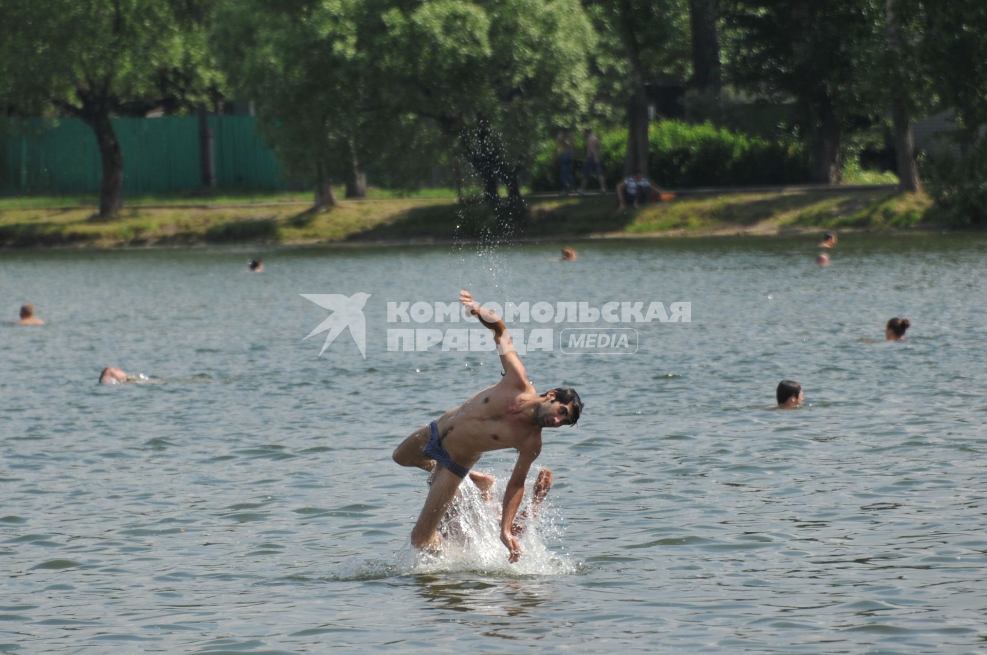 Старое Косино. Городской пляж на берегу Белого озера.