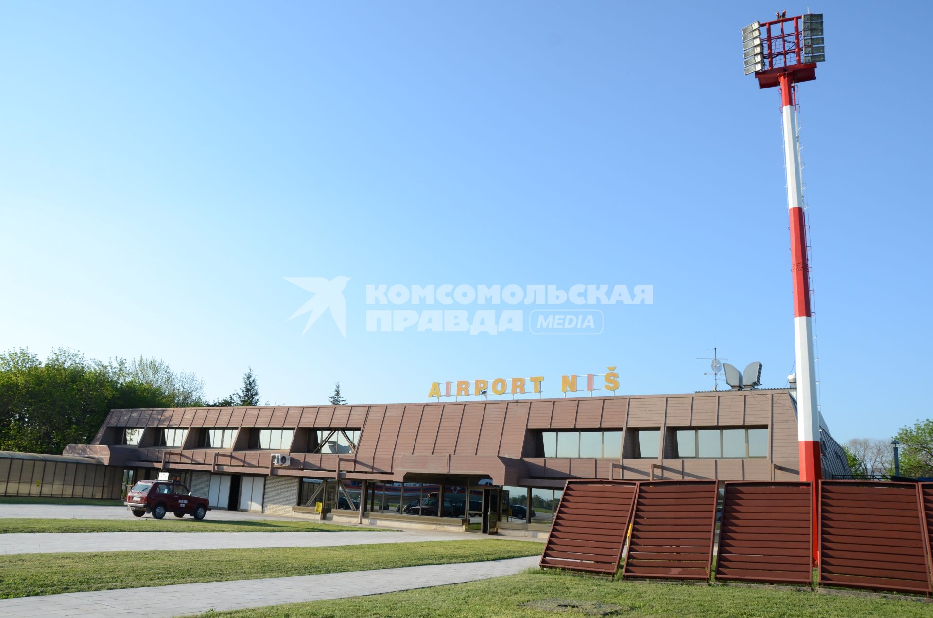 Визит главы МЧС В. Пучкова в Сербию. На снимке: аэропорт города Ниш.