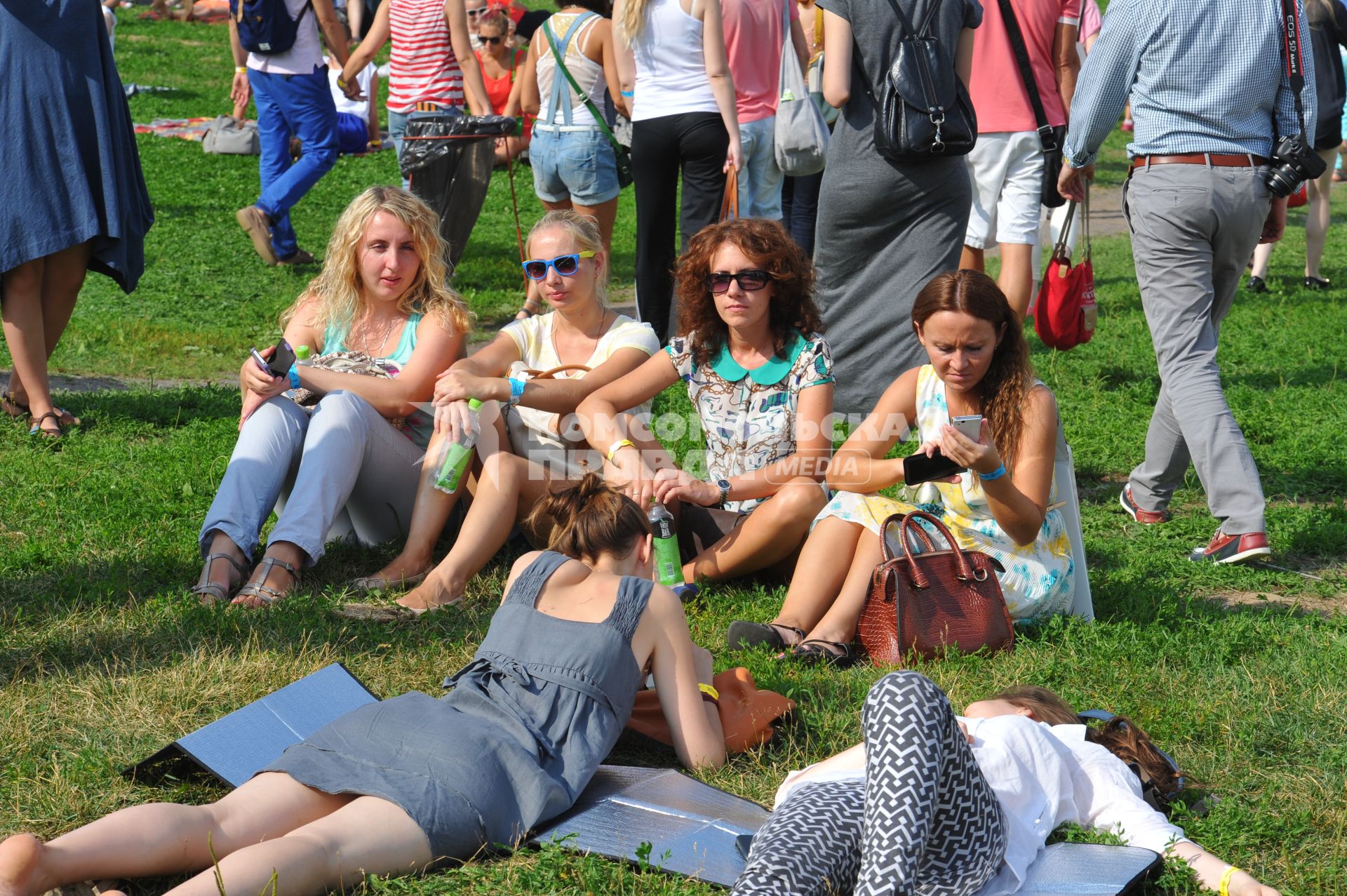 X музыкальный фестиваль `Пикник `Афиши` в Коломенском. На снимке: гости фестиваля.