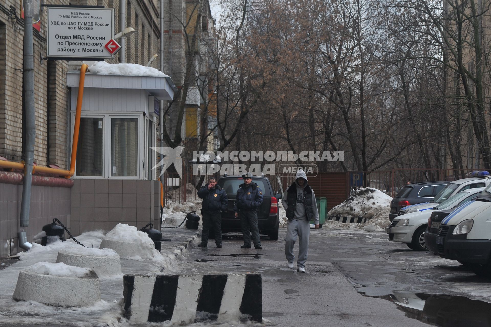 В Пресненское ОВД г. Москвы олимпийский чемпион Евгений Плющенко лично подал заявление на телекомментатора `Евроспорт-2` Андрея Журанкова, призвав того к ответу за клевету в адрес спортсмена. Журанков усомнился в перенесенной Плющенко операции на позвоночнике.