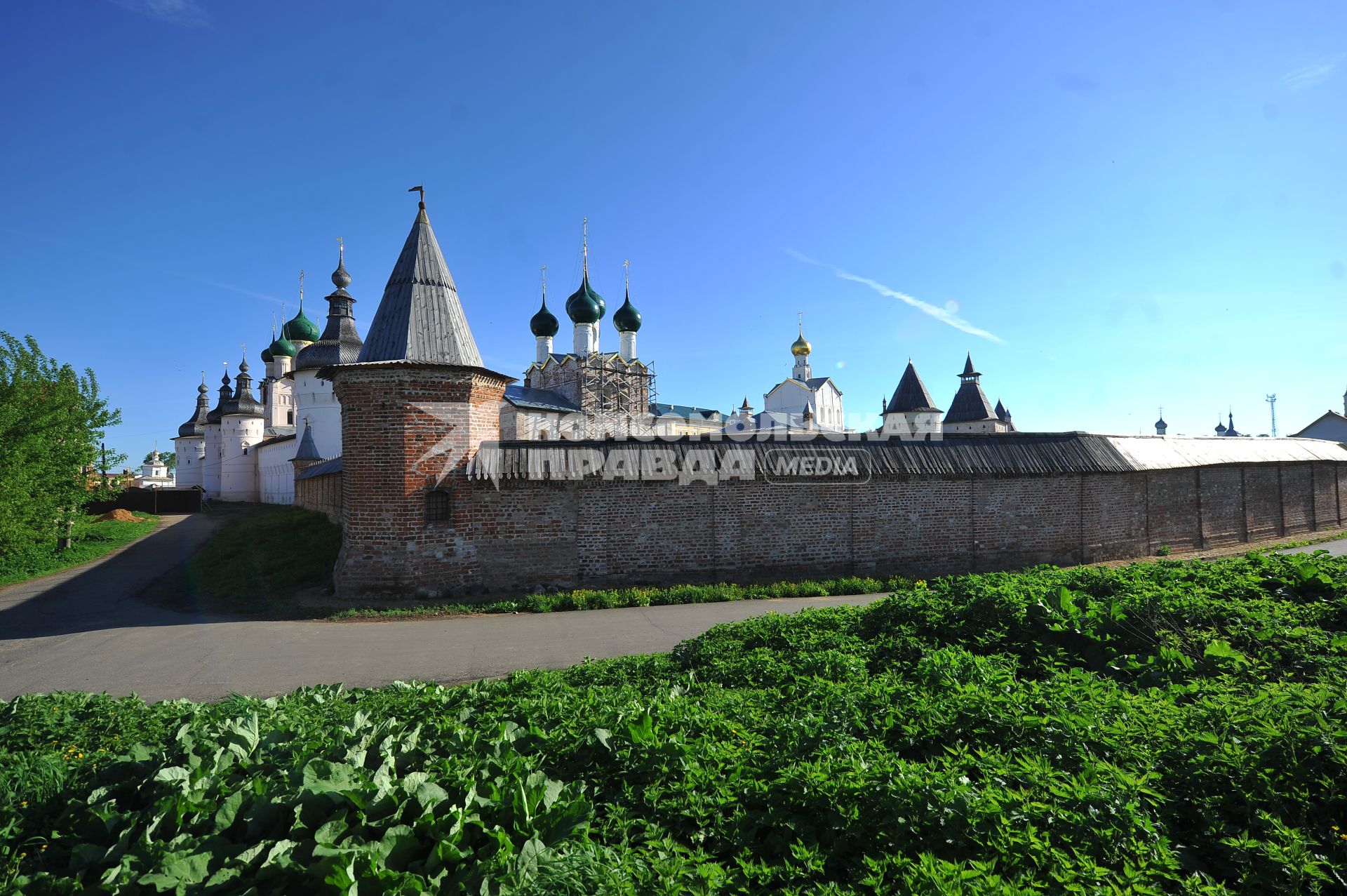 Музей-заповедник `Ростовский кремль` (Митрополичий двор) .