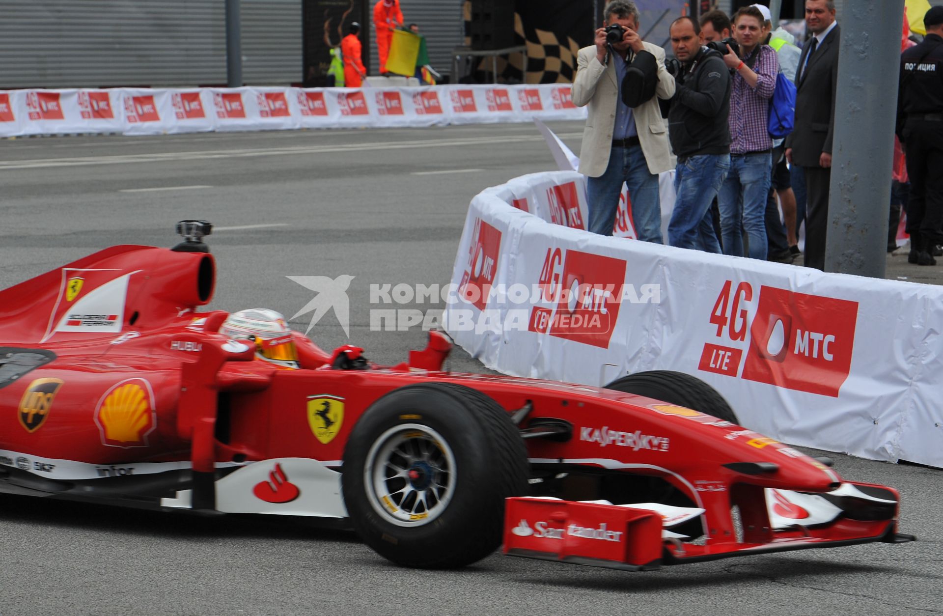 Автошоу Moscow City Racing. День второй. На снимке:   гоночный болид команды Marussia F1 Team