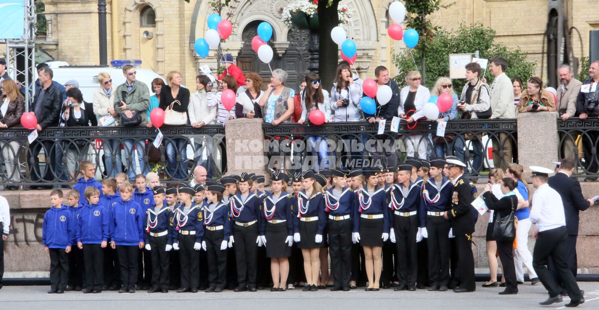 пребытие крупнейшего в мире парусника седов