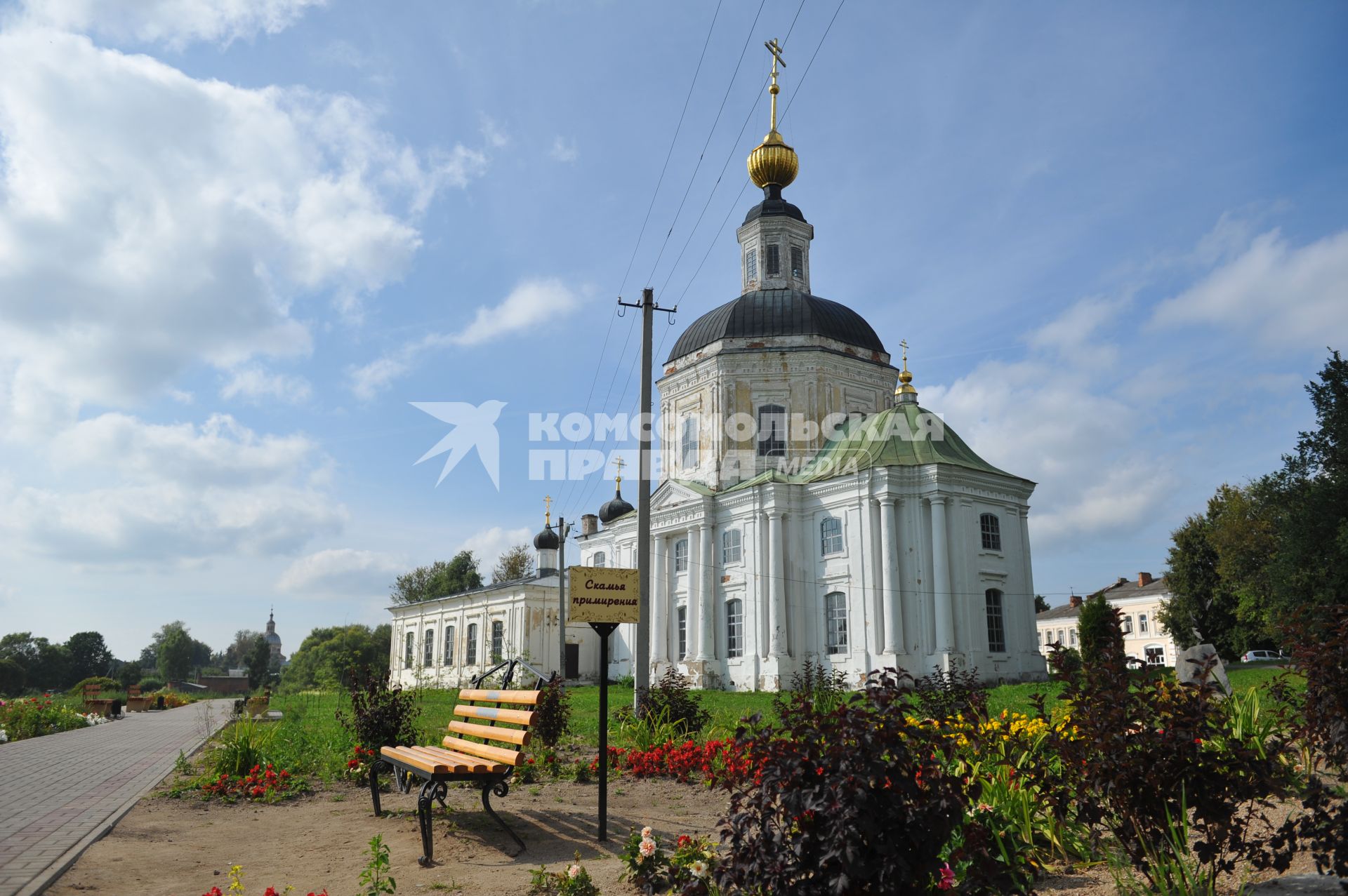 Вязьма. На снимке: Богородицкий храм.