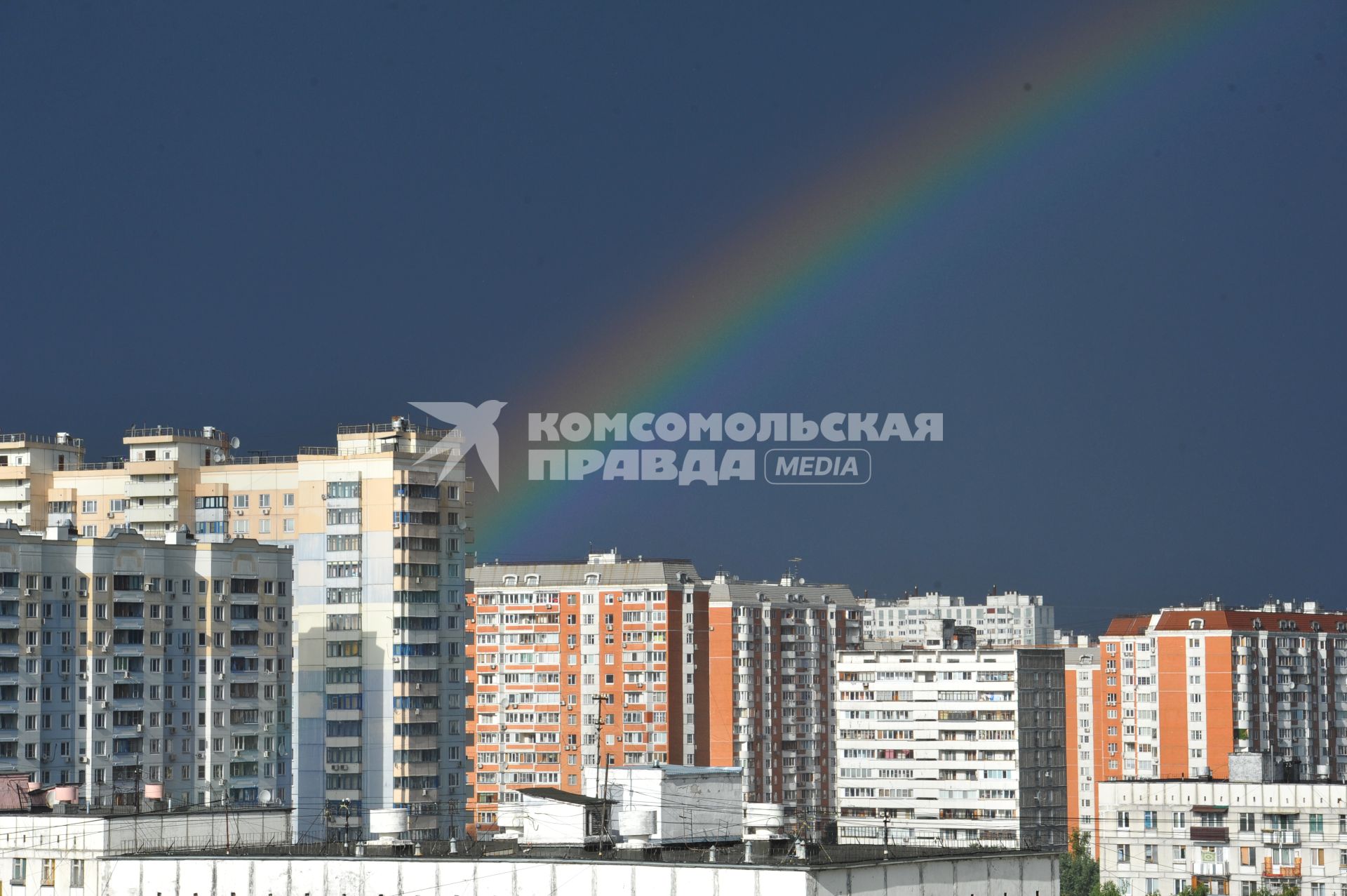 Радуга над городом.