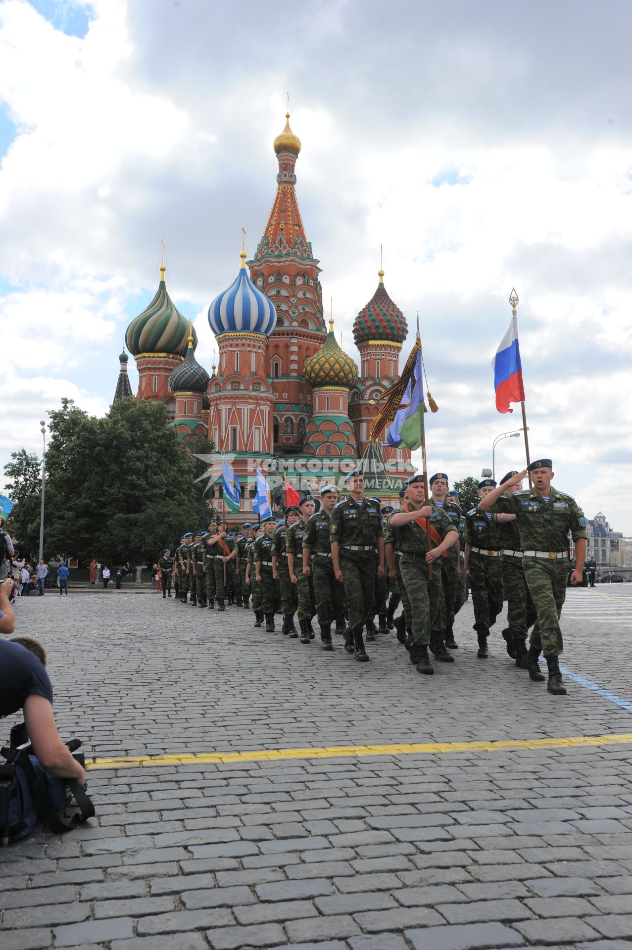 Красная площадь.  Празднование Дня Воздушно-десантных войск РФ .  На снимке: военнослужащие ВДВ ВС России