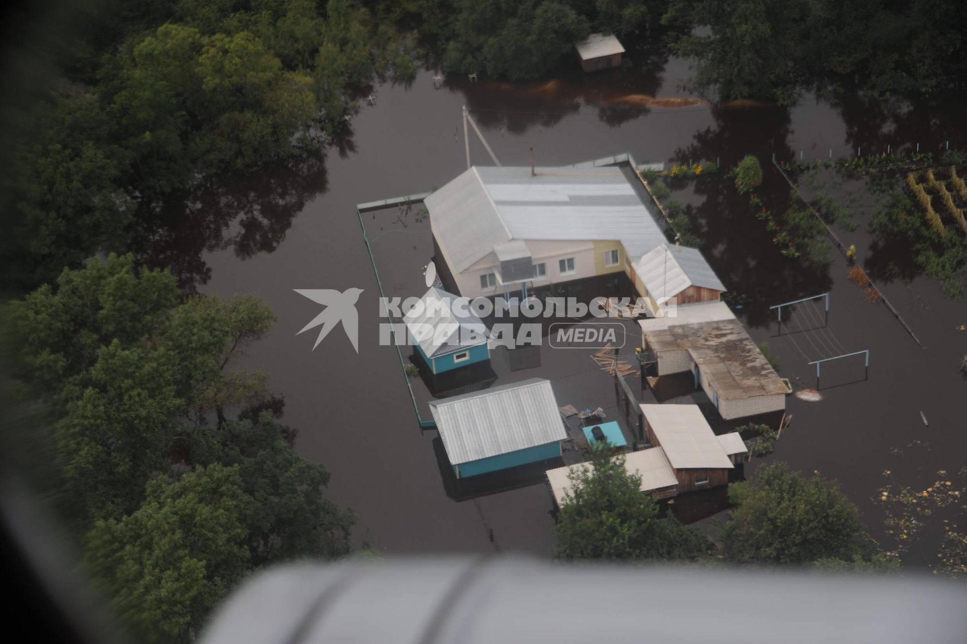 Наводнение в Приамурье. На снимке: дома в воде.