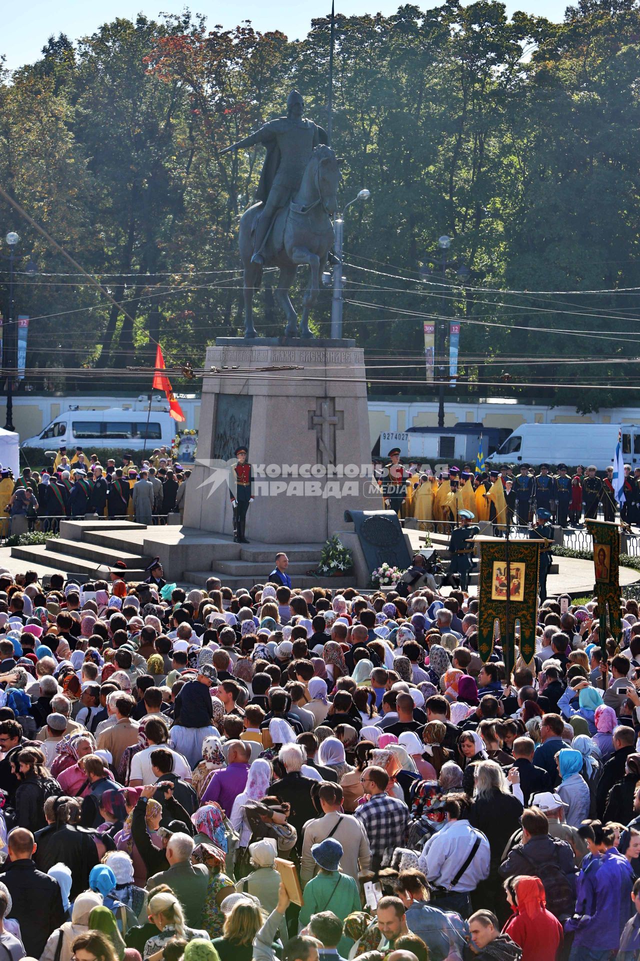 крестный ход в честь 300 летия лавры