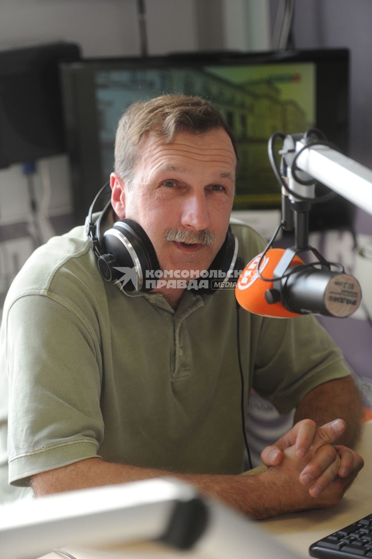 ИД `Комсомольская правда`. Журналист, политолог, сопредседатель партии `Правое Дело` Георгий Бовт.