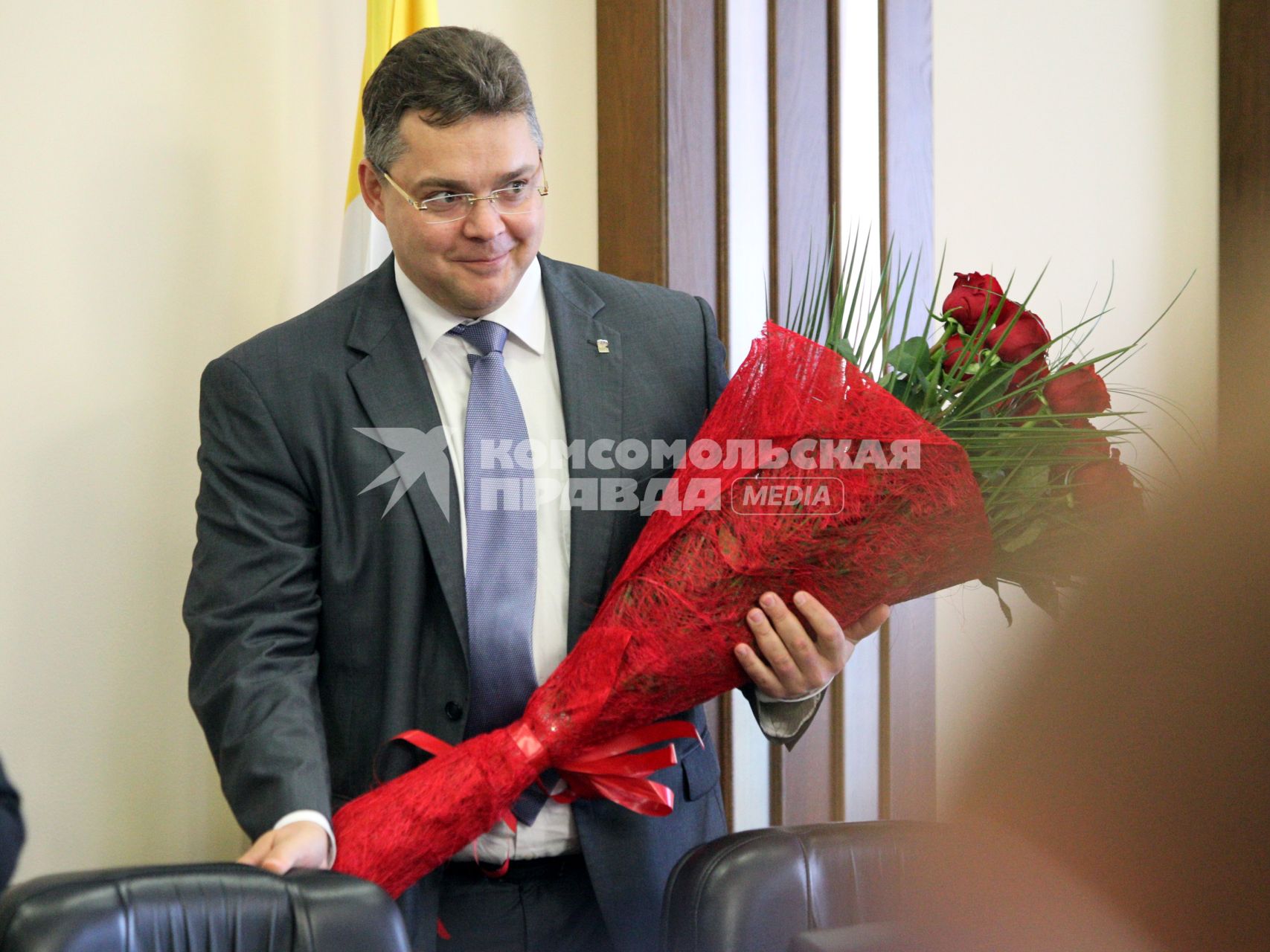 Исполняющий обязанности губернатора Ставропольского края Владимир Владимиров во время редставления полномочному представителю президента РФ в Северо-Кавказском федеральном округе Александру Хлопонину в государственной думе Ставропольского края.