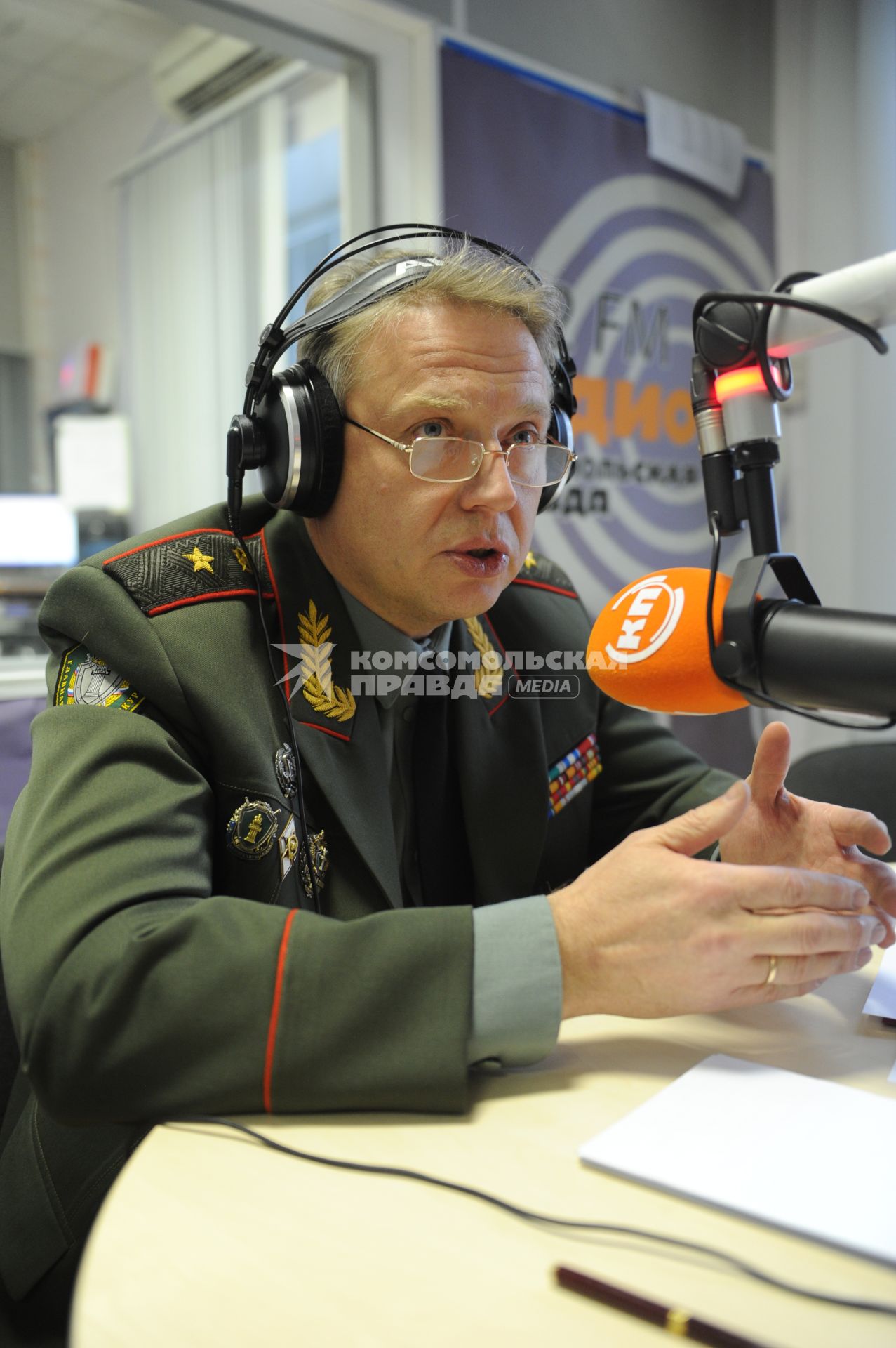 ИД `Комсомольская правда`. Начальник управления надзора Главной военной прокуратуры, генерал-майор юстиции Александр Никитин.