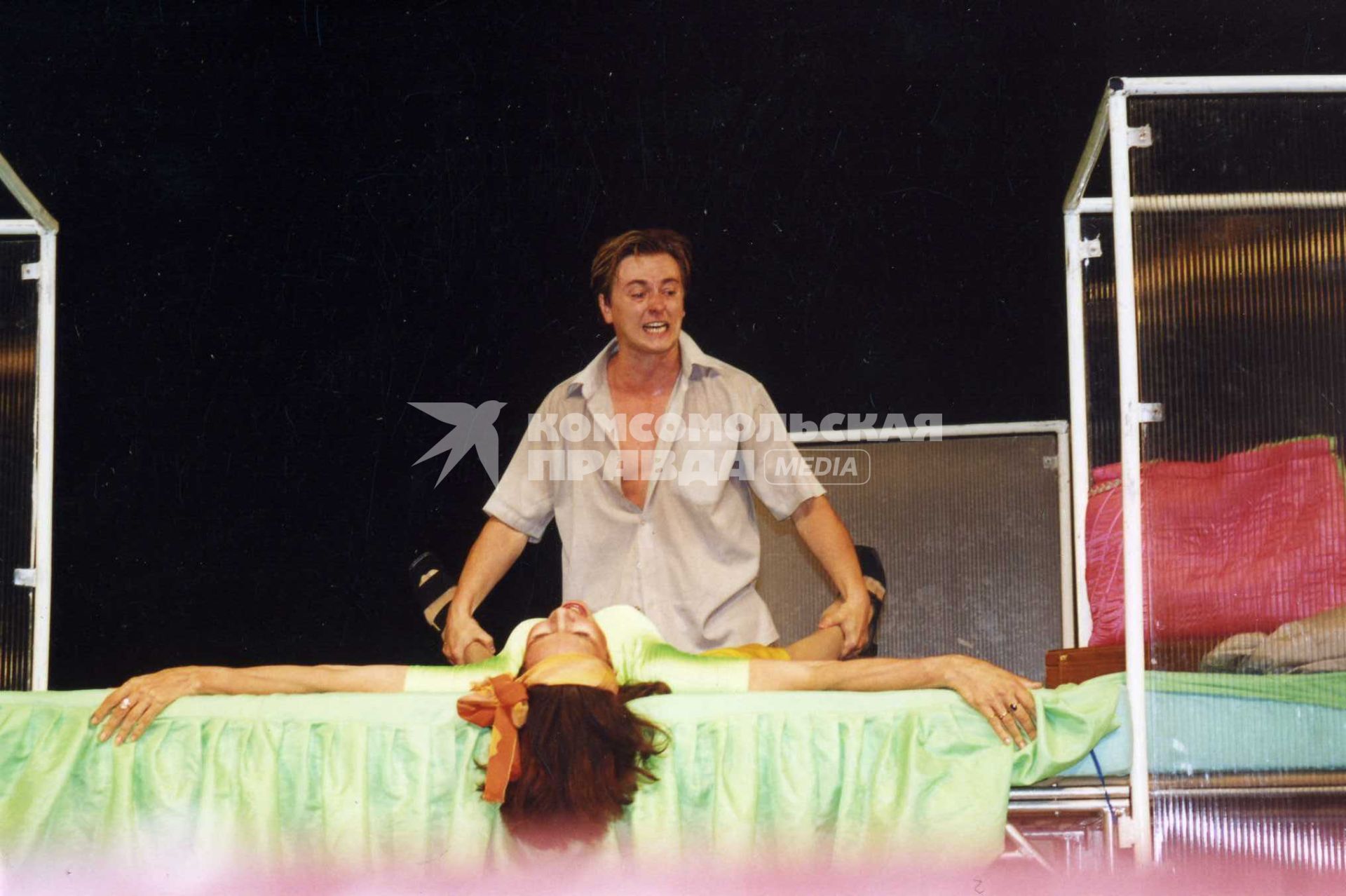 Диск44. Международный фестиваль искусств \"Славянский базар в Витебске\" 2000 год. На снимке: актеры Безруков Сергей и Полищук Любовь