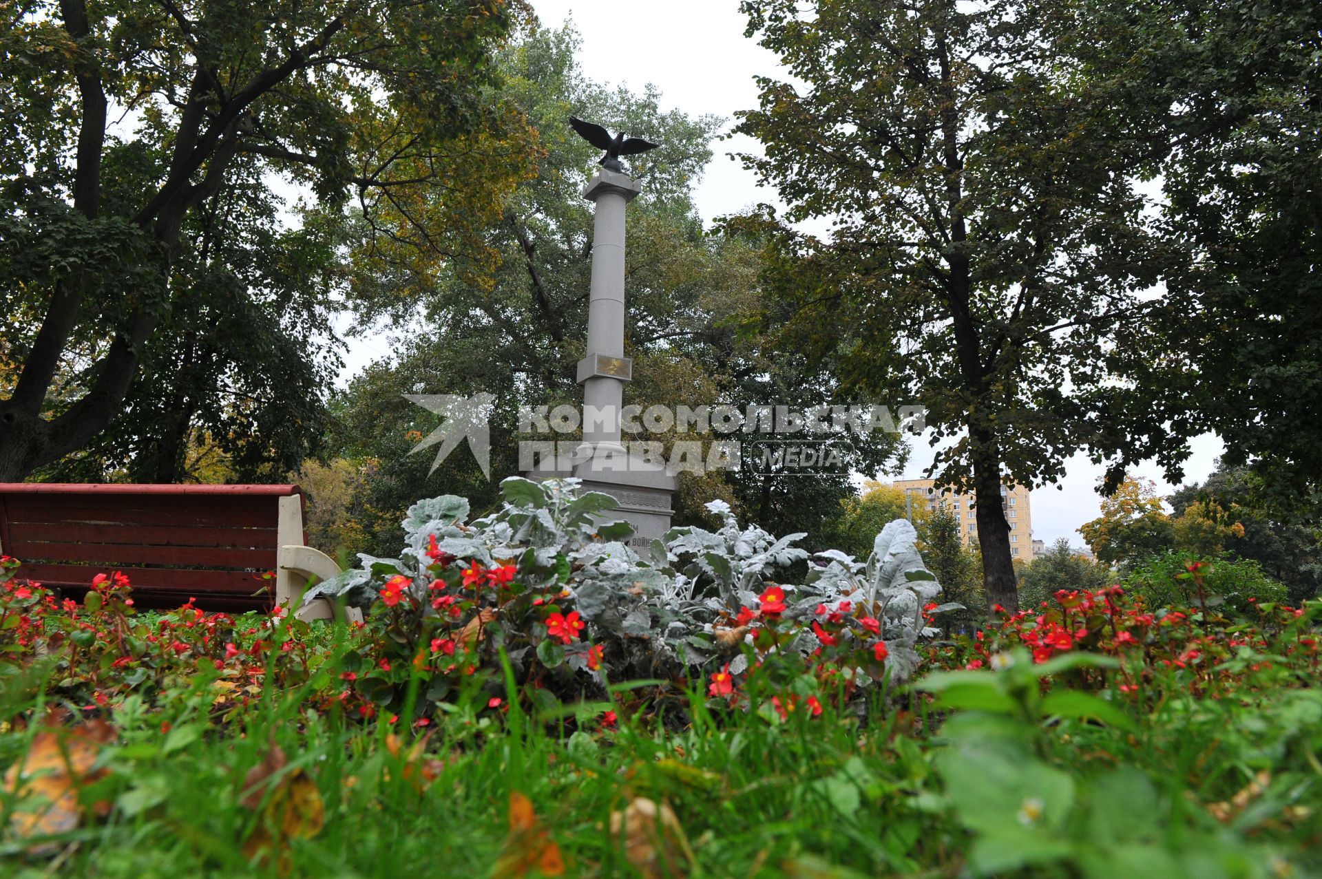 Новопесчаная улица. Мемориально-парковый комплекс героев Первой Мировой войны.