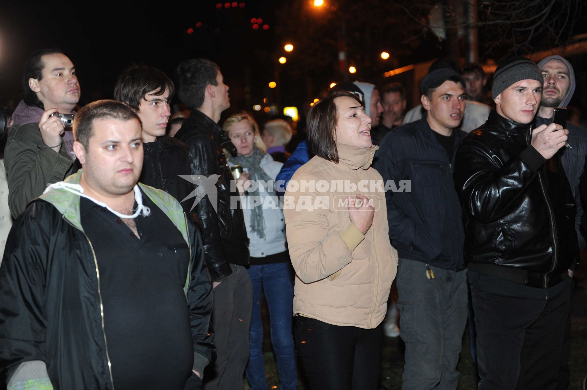 Беспорядки в районе Бирюлево Западное после митинга местных жителей с требованием найти убийцу 25-летнего Егора Щербакова.  На снимке: митингующие люди.