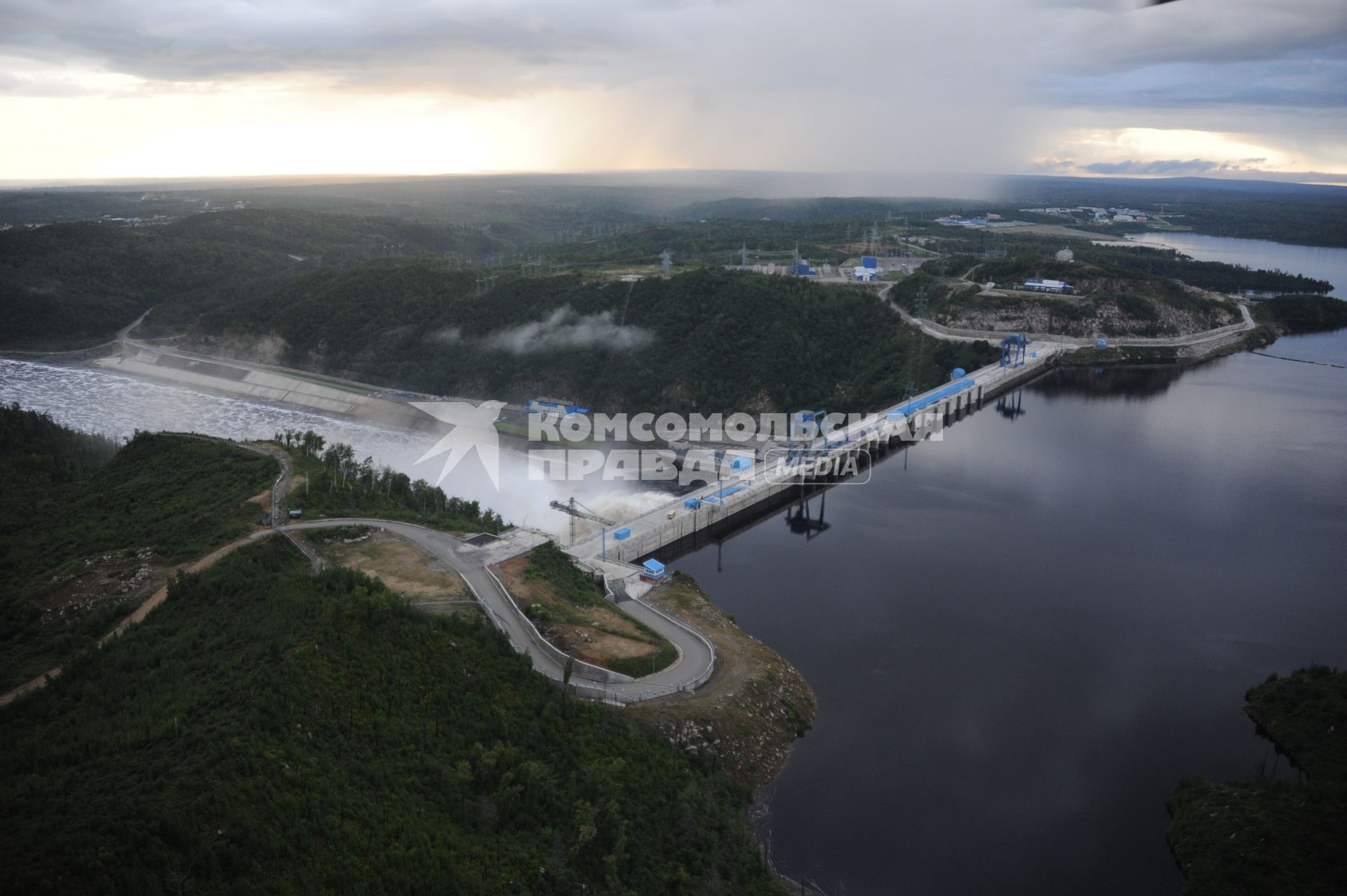 Наводнение в Приамурье. На снимке: водохранилище Зейской ГЭС.