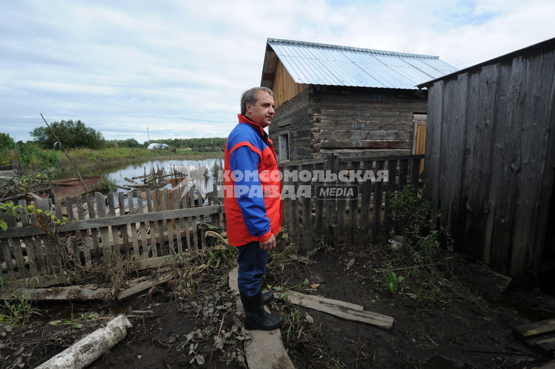 Наводнение в Приамурье. Министр МЧС РФ В.Пучков прибыл в зону подтопления. На снимке: глава МЧС РФ Владимир Пучков.