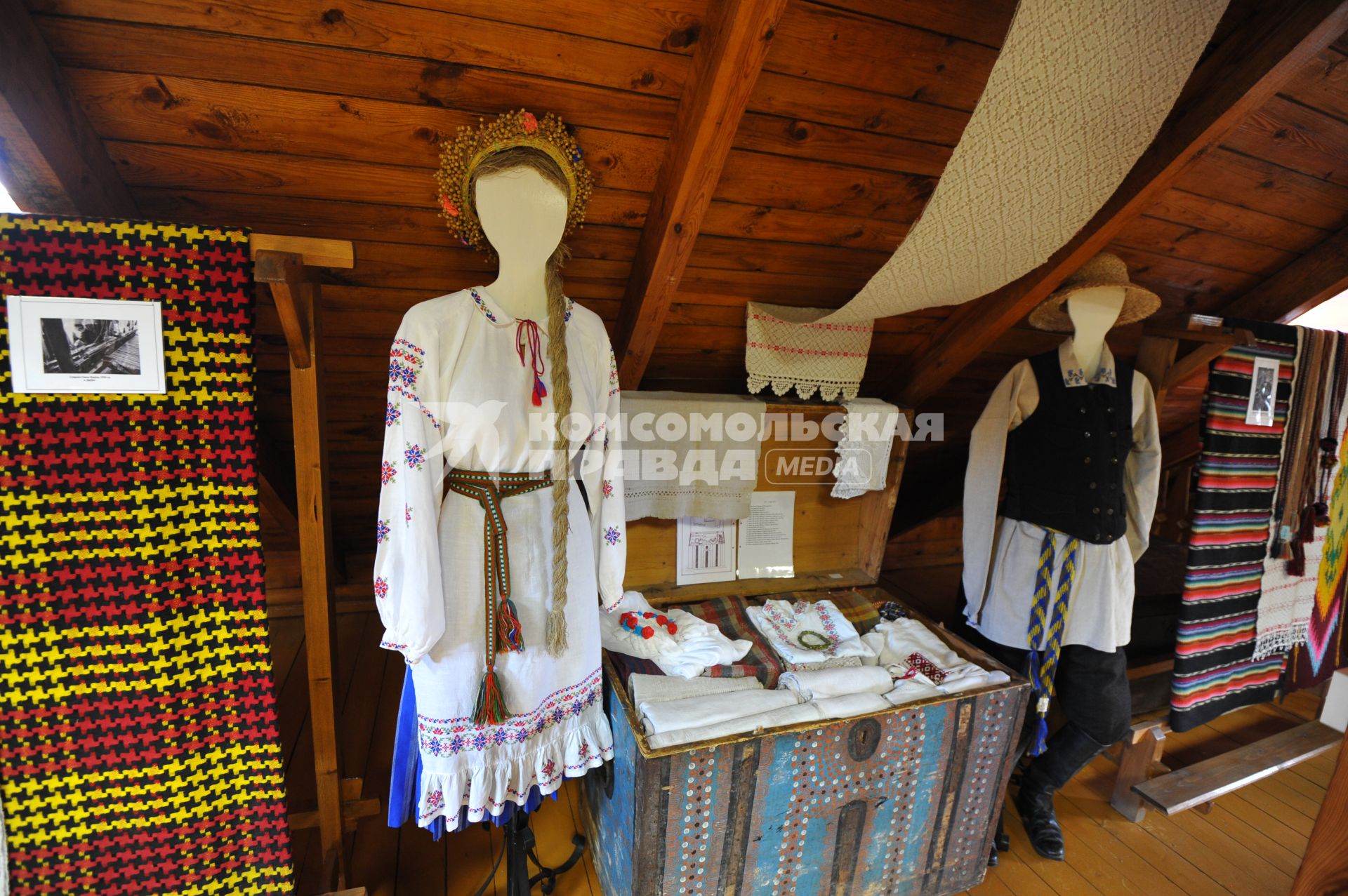 Музей традиционной культуры Браслава. На снимке: народный белорусский костюм.