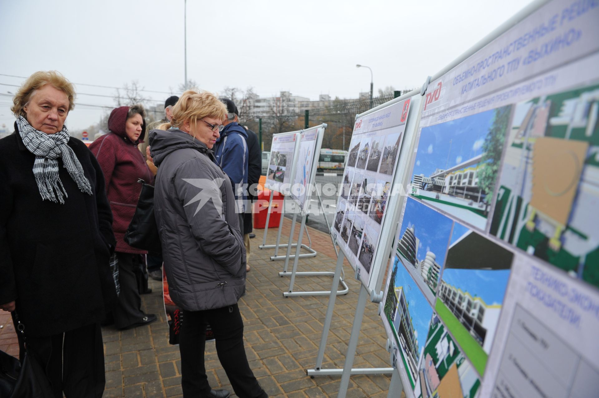 Строящейся плоскостной транспортно-пересадочный узел у станции метро `Выхино`.