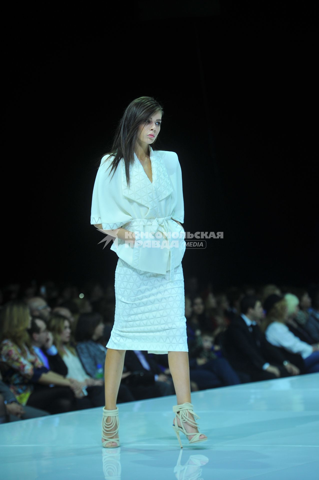 Гостиный двор. Неделя моды в Москве `Moscow Fashion Week`. Открытие. На снимке: показ коллекции модельера Валентина Юдашкина `Золото скифов`.