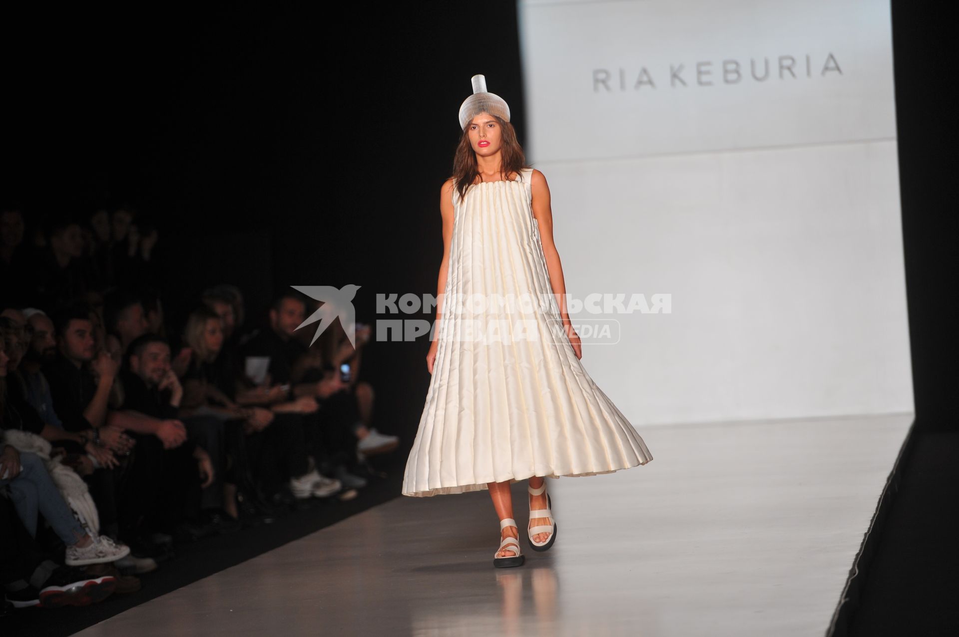 ЦВЗ `Манеж`. Неделя моды `Mercedes-Benz Fashion Week Russia`. На снимке:  показ Ria Keburia