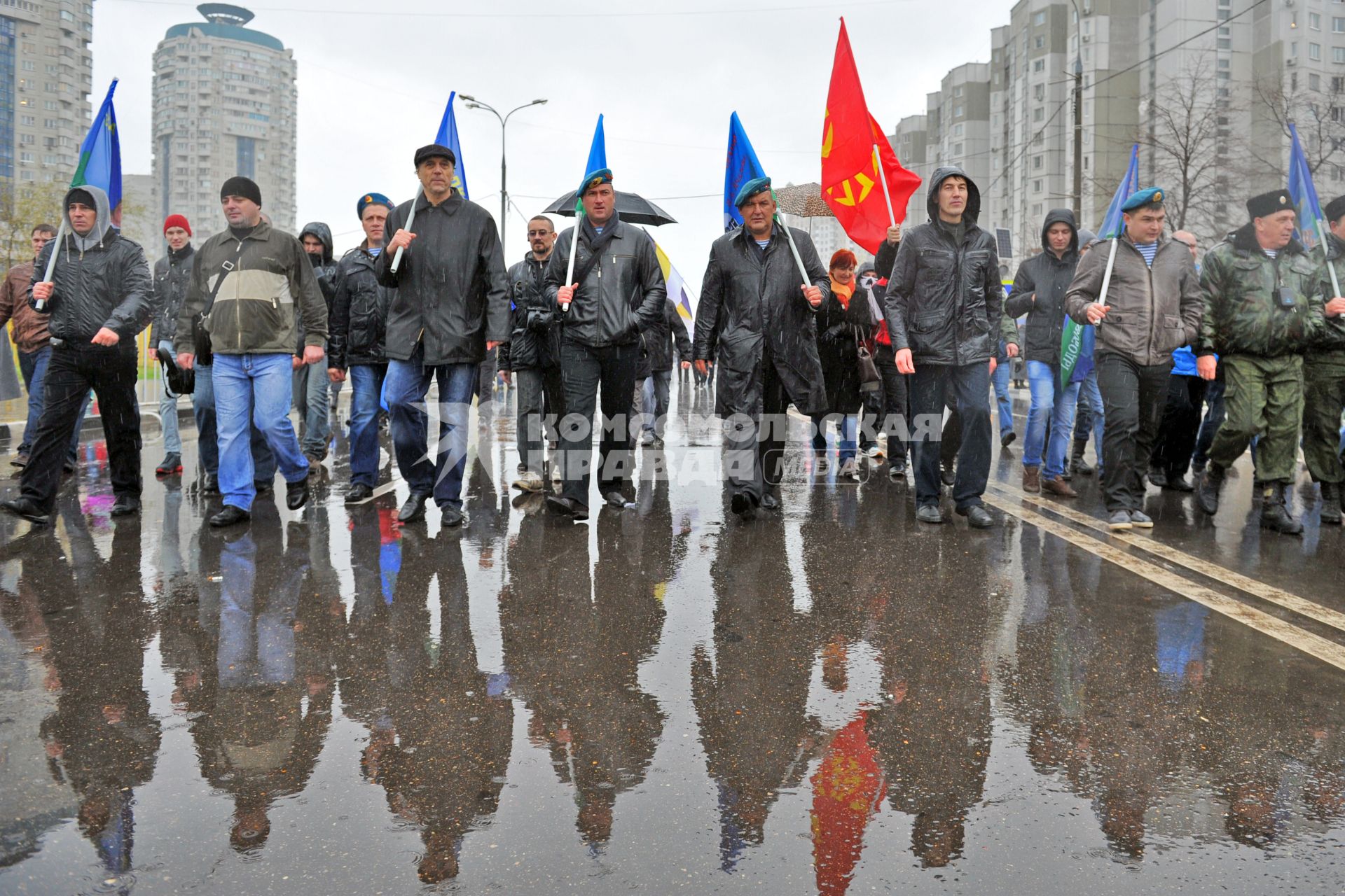 День народного единства. На снимке: митингующие во время акции `Русский марш` в Люблино.