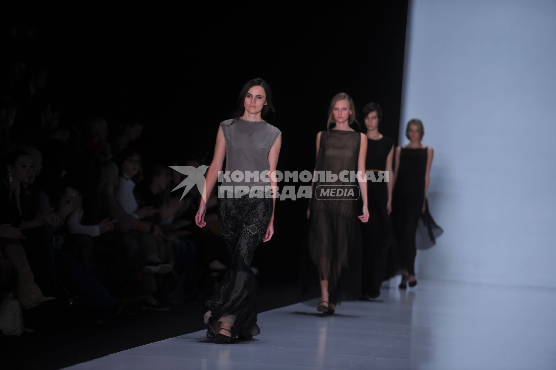 ЦВЗ `Манеж`. Неделя моды `Mercedes-Benz Fashion Week Russia`. На снимке: показ коллекции дизайнера Лены Цокаленко (Беларусь)