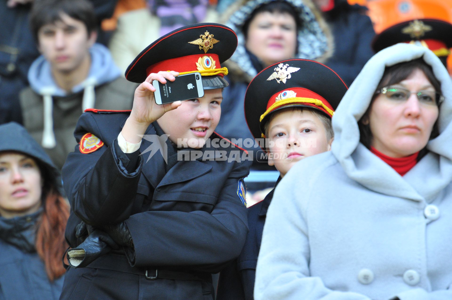 СК `Лужники`.  Спортивный праздник московской полиции. На снимке: кадеты.