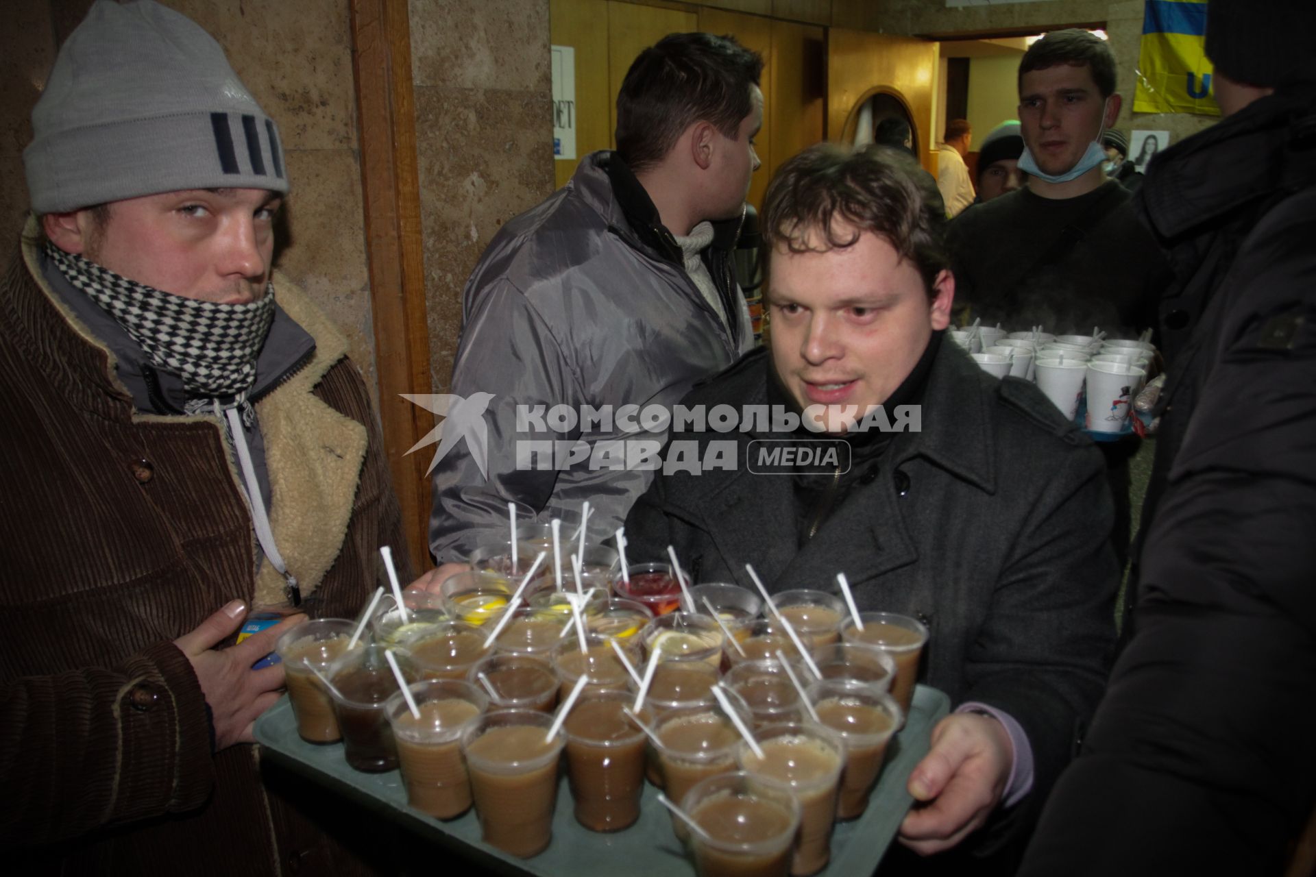 Евромайдан. Акция сторонников евроинтеграции Украины. На снимке: протестующие в здании Киевской городской государственной администрации (Мэрии).