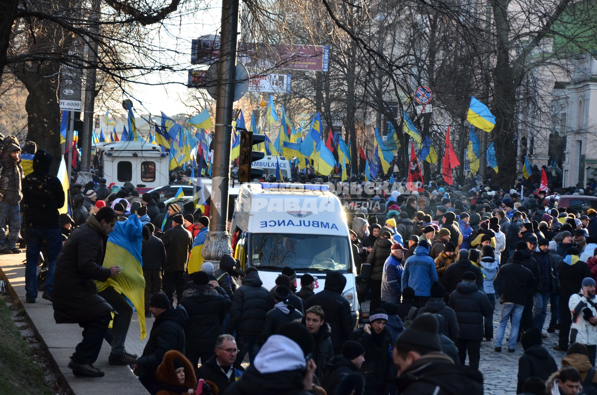 Евромайдан. Акция сторонников евроинтеграции Украины у здания правительства Украины.