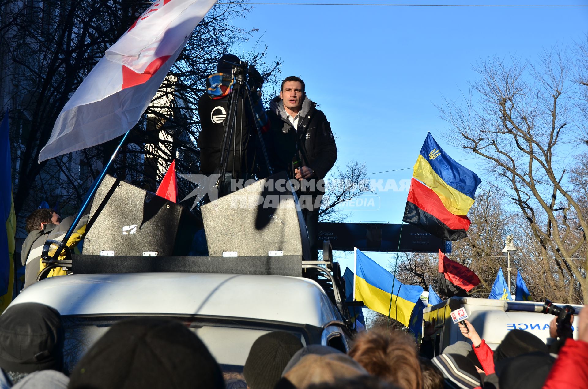 Евромайдан. Акция сторонников евроинтеграции Украины у здания Верховной Рады. На снимке: лидер украинской политической партии `Удар`, боксер Виталий Кличко.