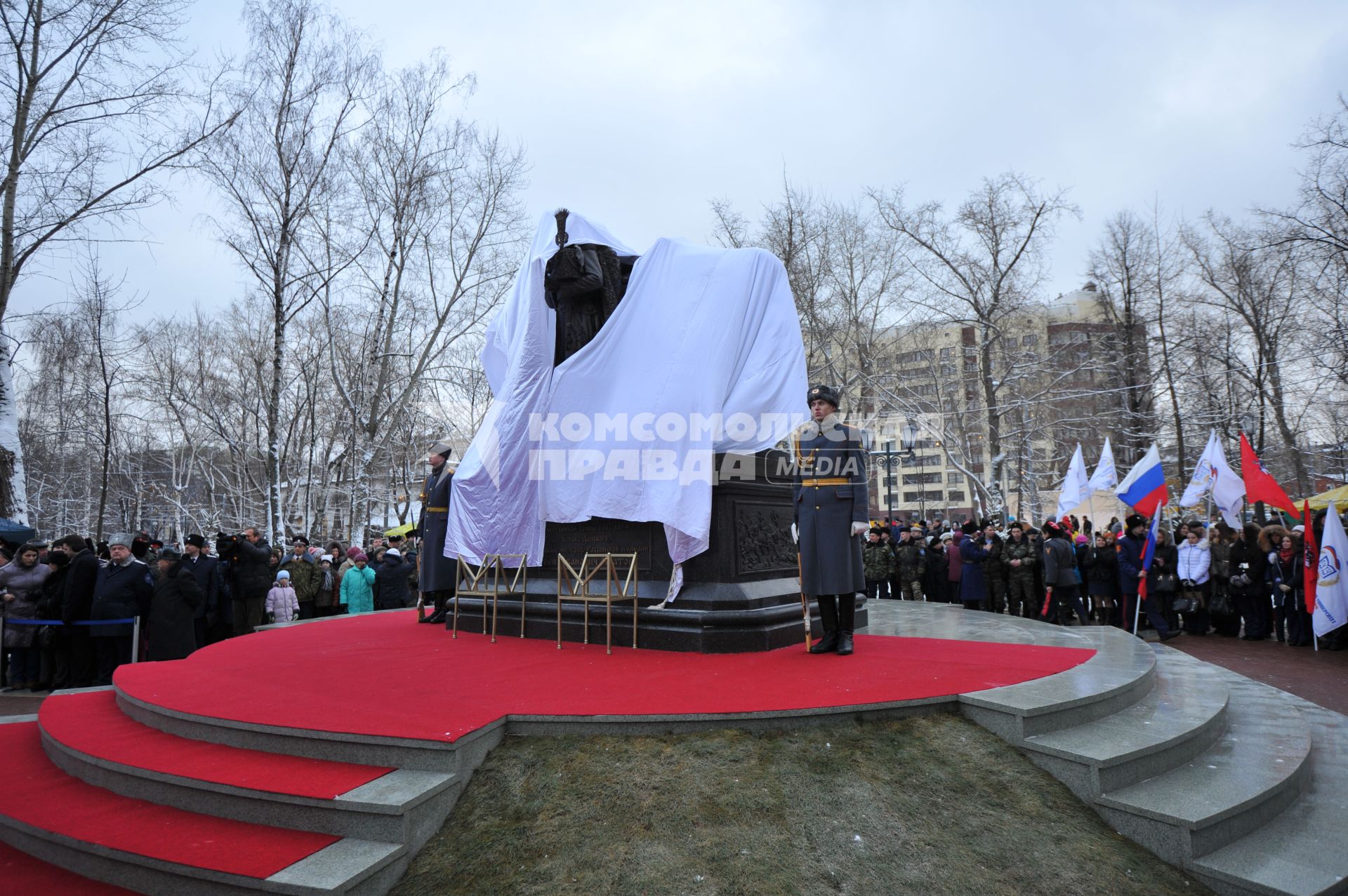 Торжественная церемония открытия памятника Герою Отечественной войны 1812 года, атаману Всевеликого войска Донского, генералу от кавалерии Матвею Ивановичу Платову в парке `Казачьей славы`.