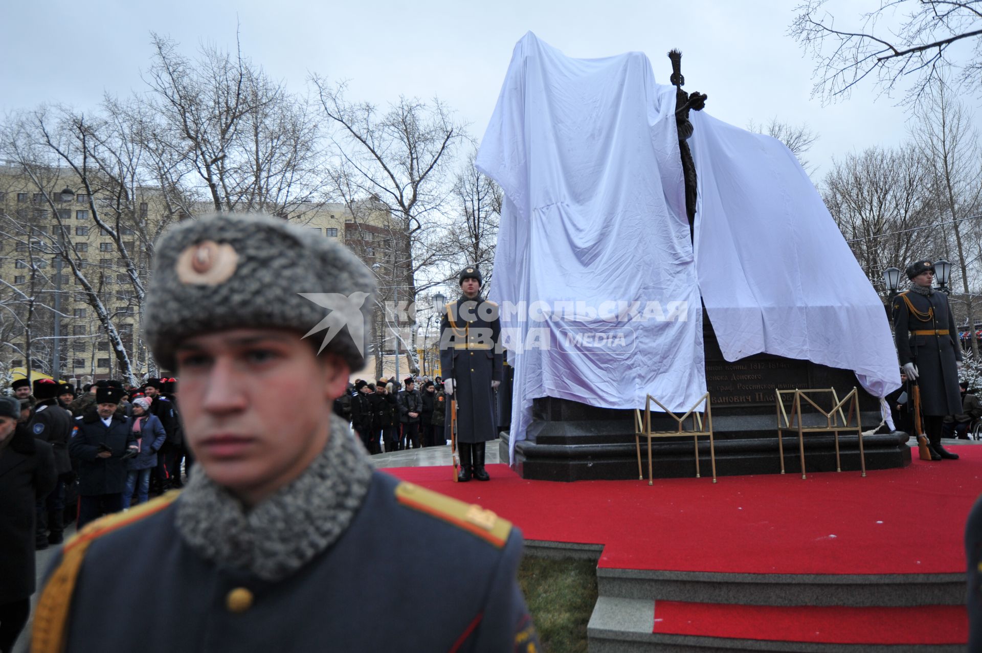 Торжественная церемония открытия памятника Герою Отечественной войны 1812 года, атаману Всевеликого войска Донского, генералу от кавалерии Матвею Ивановичу Платову в парке `Казачьей славы`.