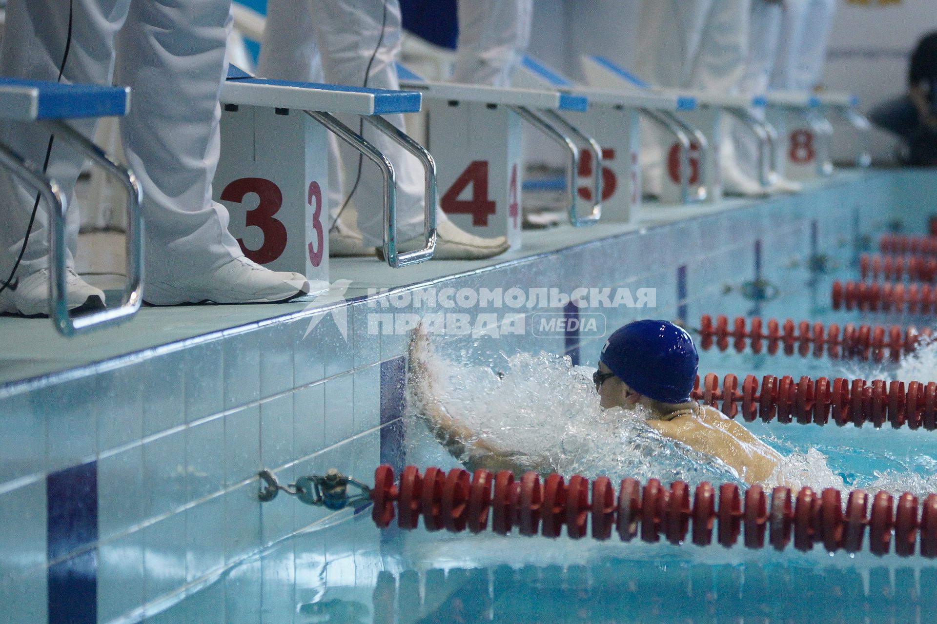 Соревнования по плаванию на кубок Александра Попова. На снимке: мужчины на дистанции.