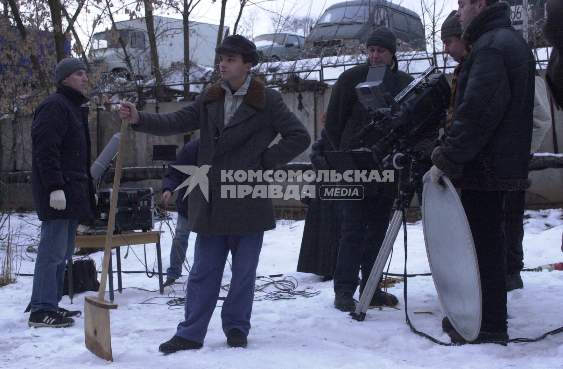 Съемки фильма `Русское`. На снимке: актер Андрей Чадов (в центре).
